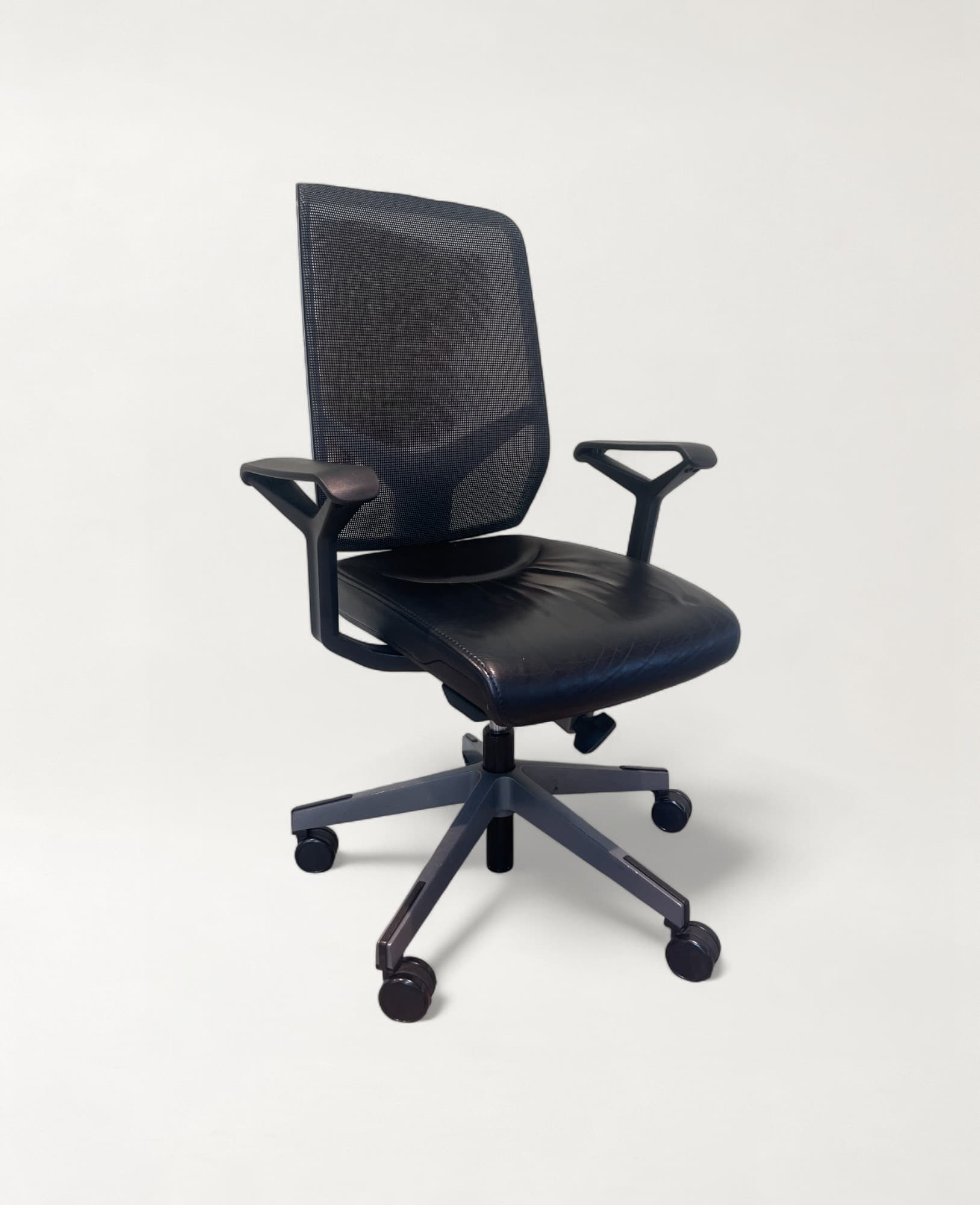 Giroflex 68 Black Office Chair-1