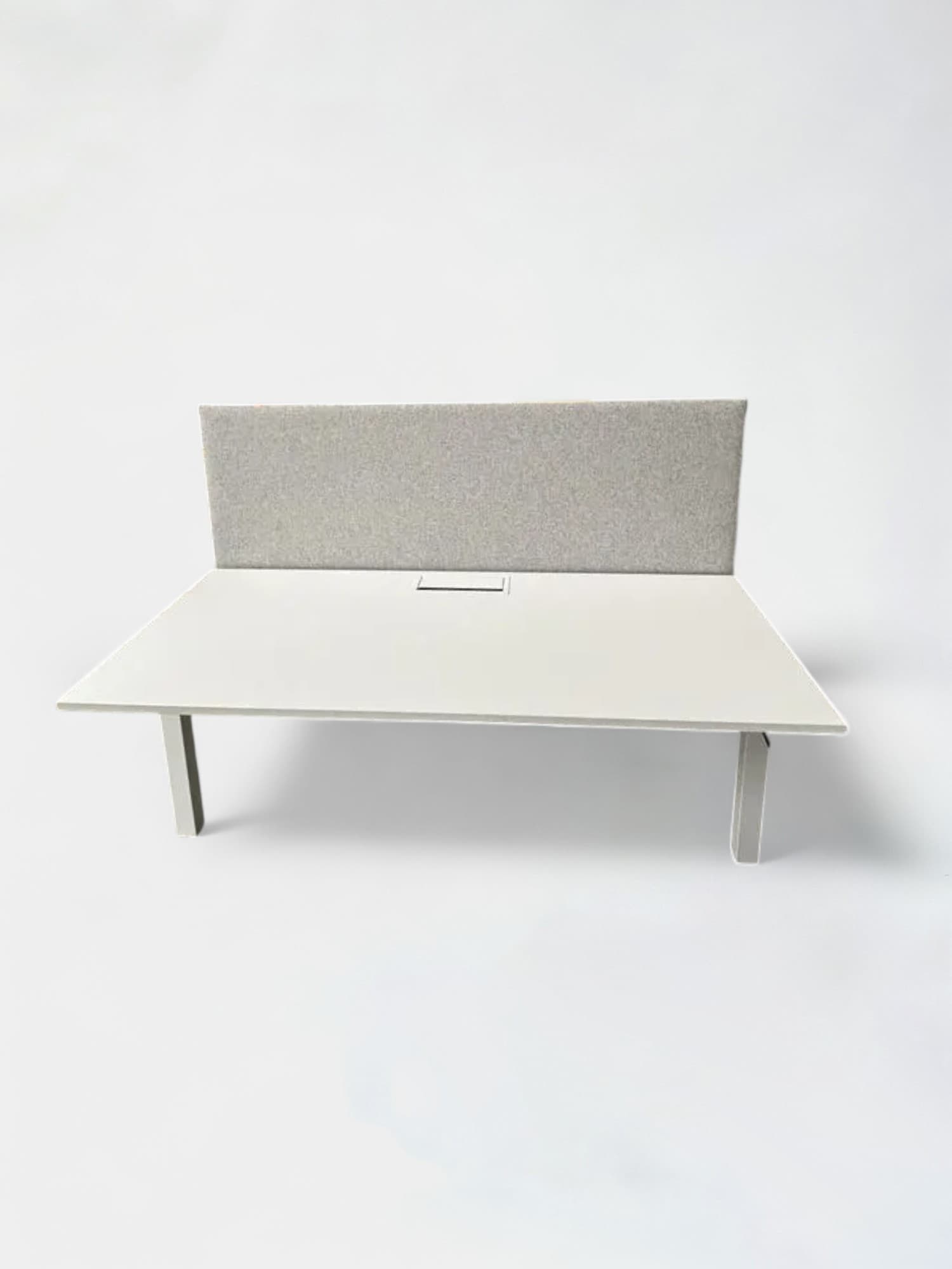 160cm PAMI wit duobureau met grijs/beige scheidingswand en toegang bovenaan-1