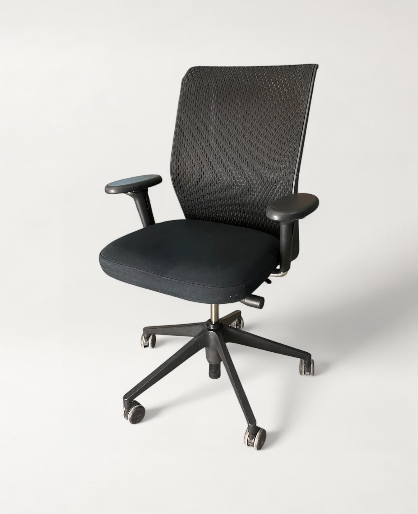 Vitra ID black Office Chair Antonio Citterio-1