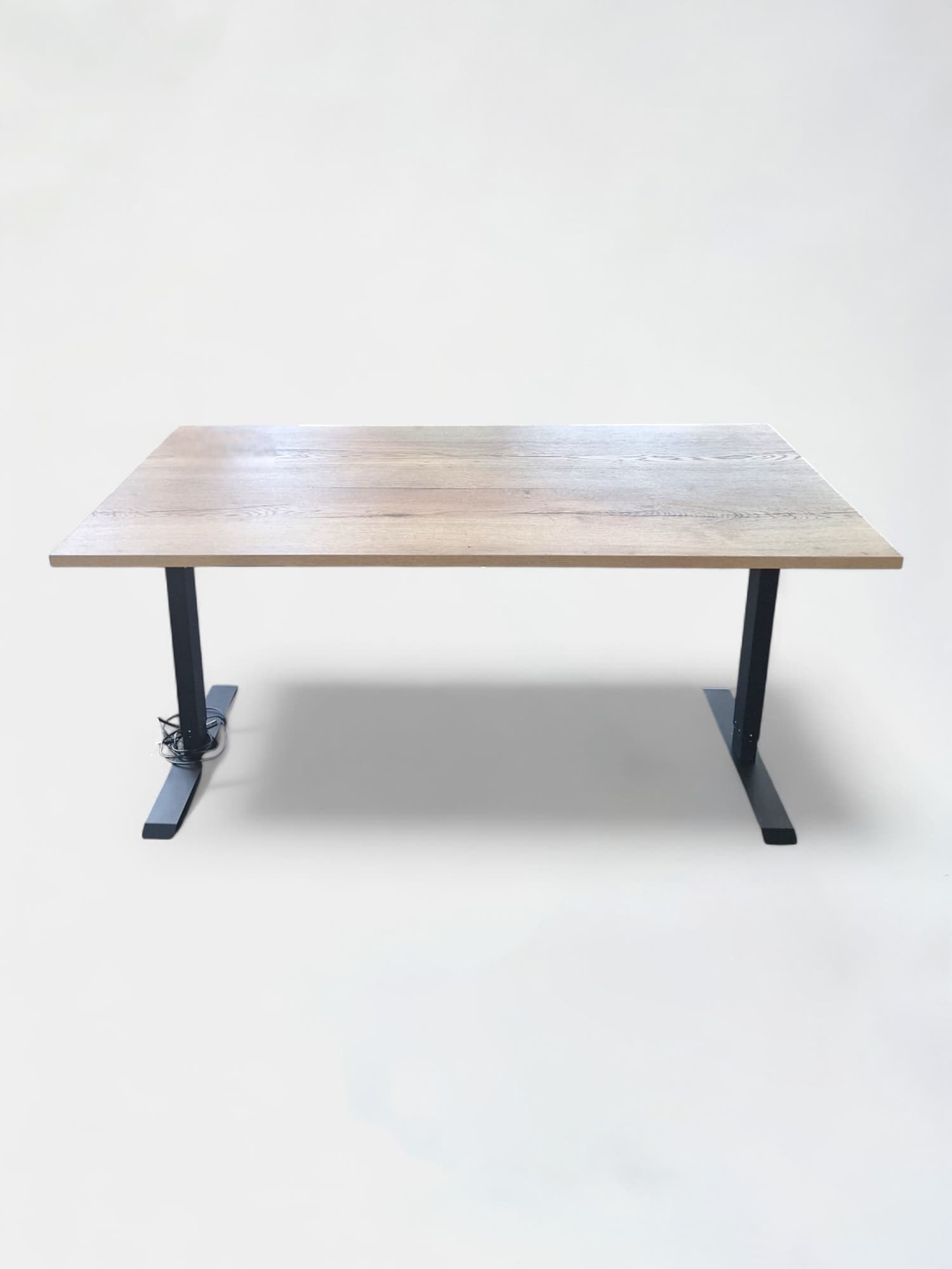 Houten elektrisch bureau met zwarte structuur-0