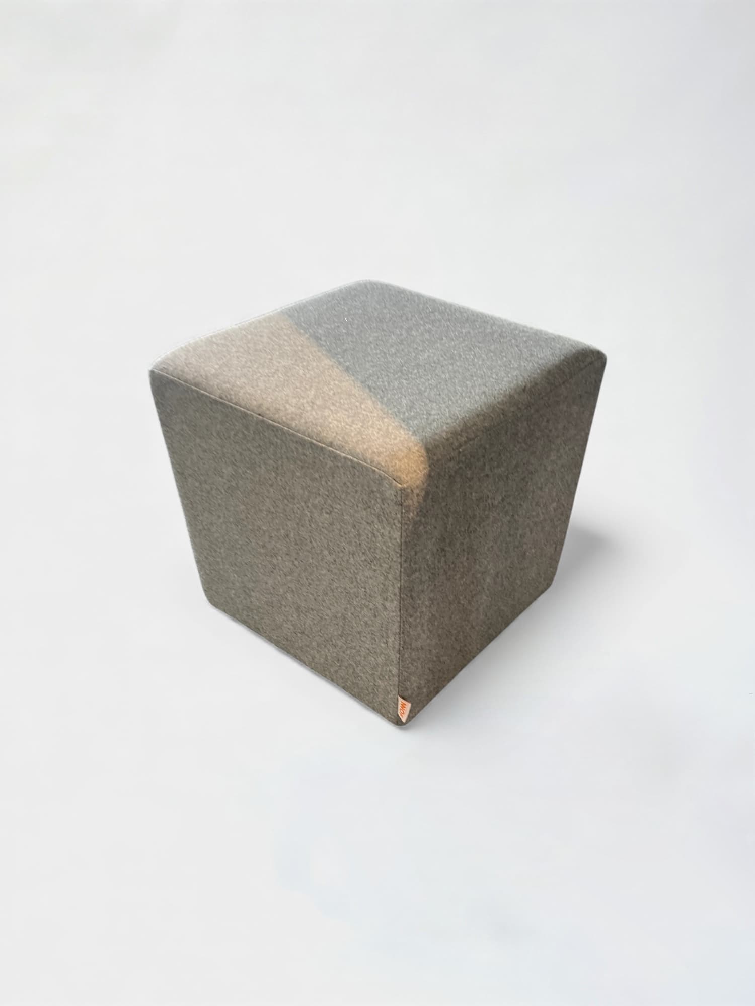 NNOF light grey pouf on wheels-0