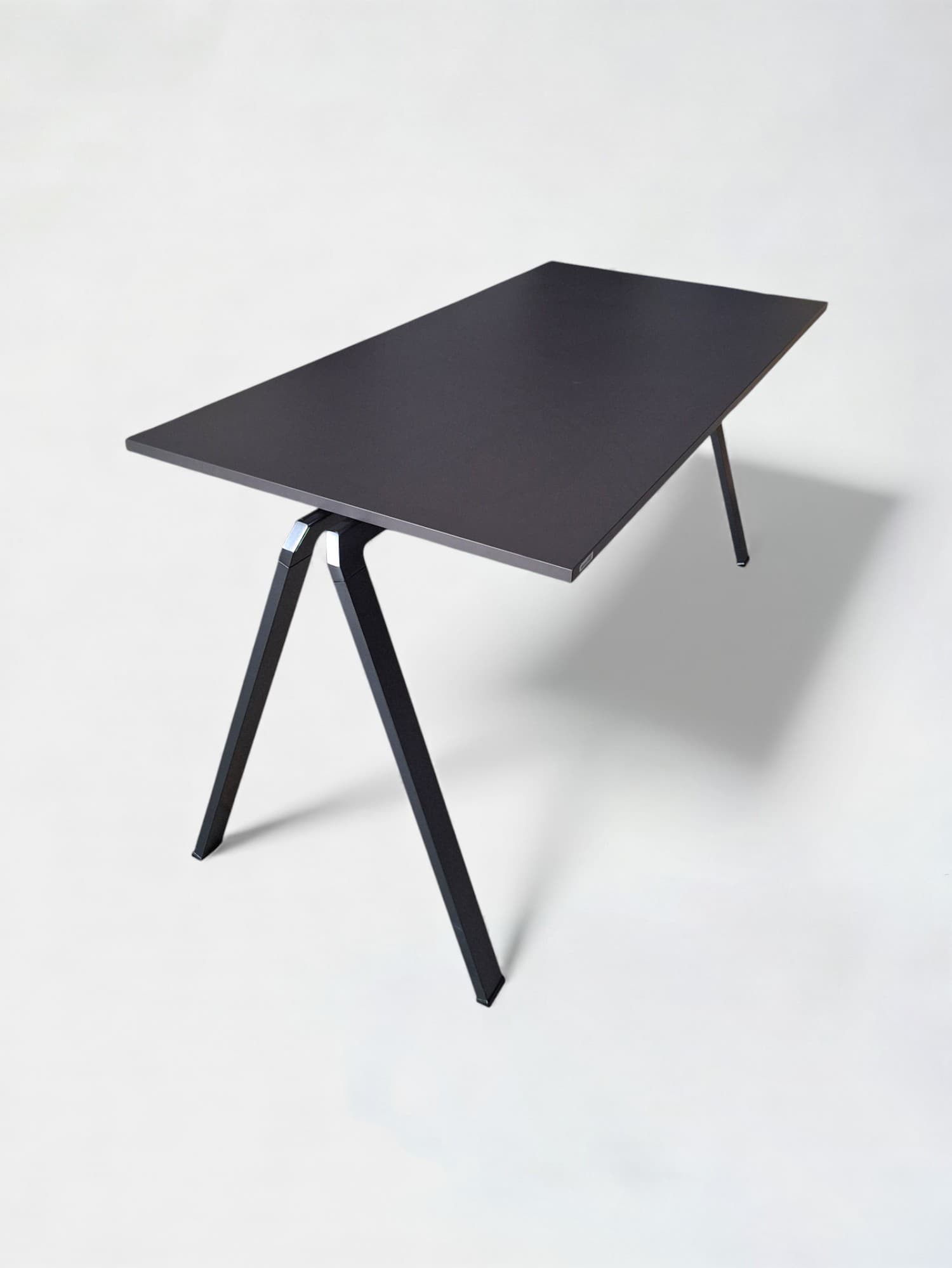 Wiesner-Hager yuno stacking table 160cm designed by Andreas Krob-0