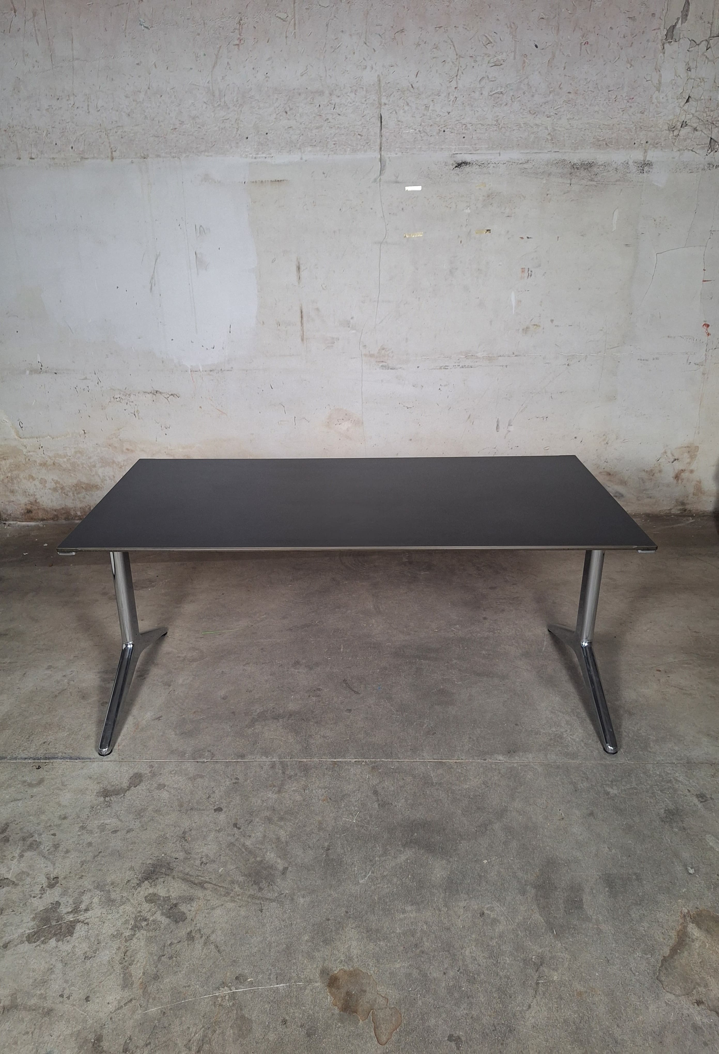 Ahrend 180cm black table top without castors-2