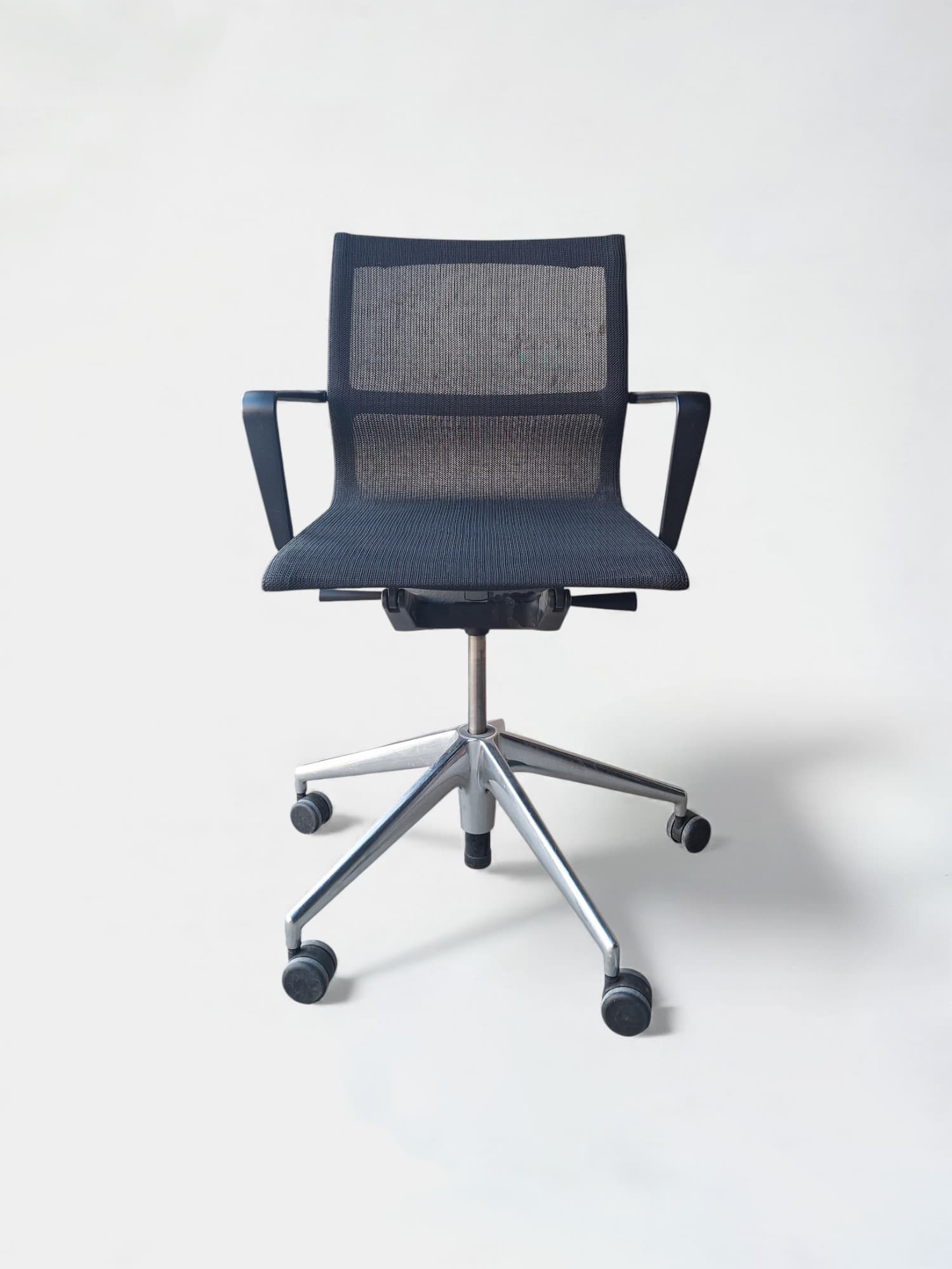 VITRA Physix adjustable black mesh office chair on wheels-2