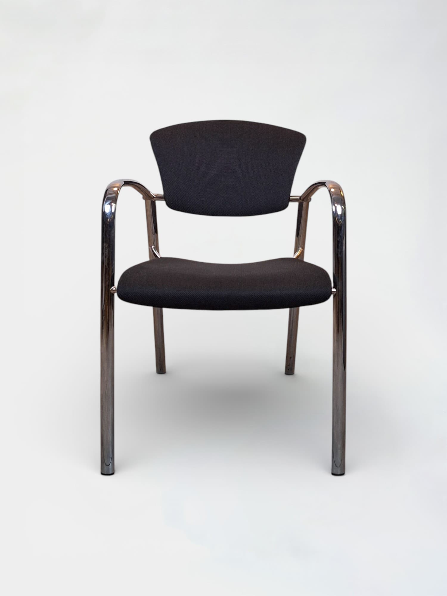 Chaise design en aluminium et noir-1