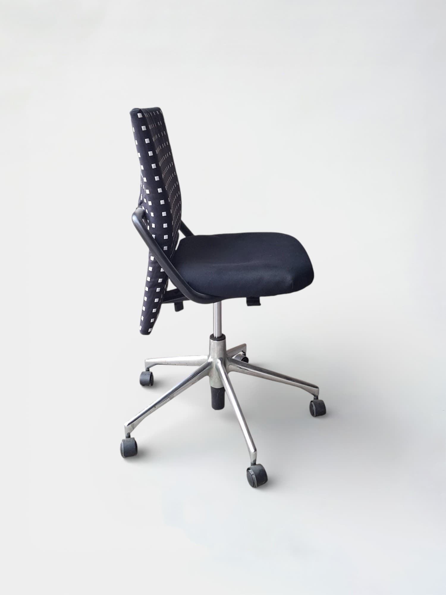 Vitra Vintage Black cushion office chair-2
