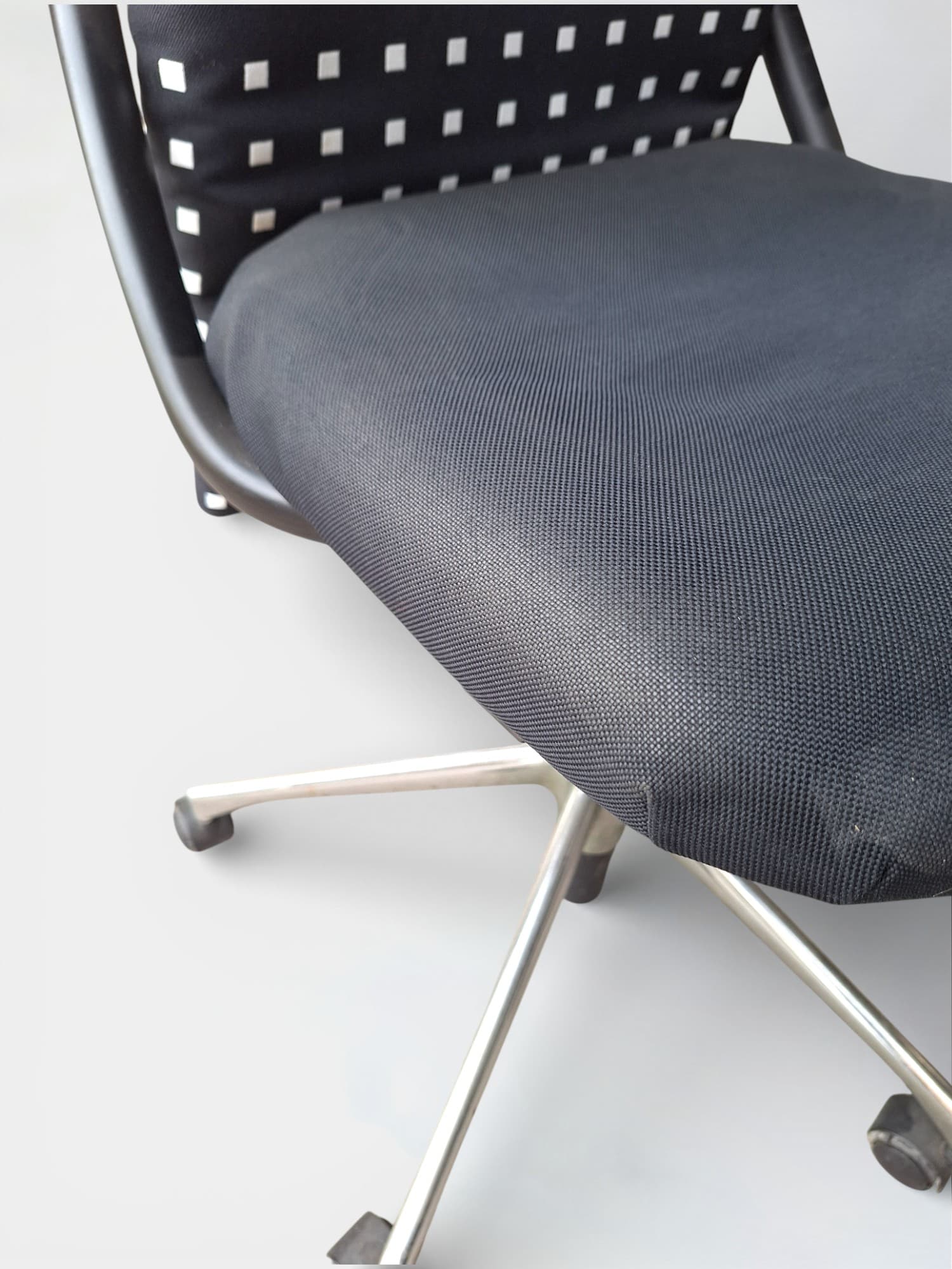 Vitra Vintage Black cushion office chair-4
