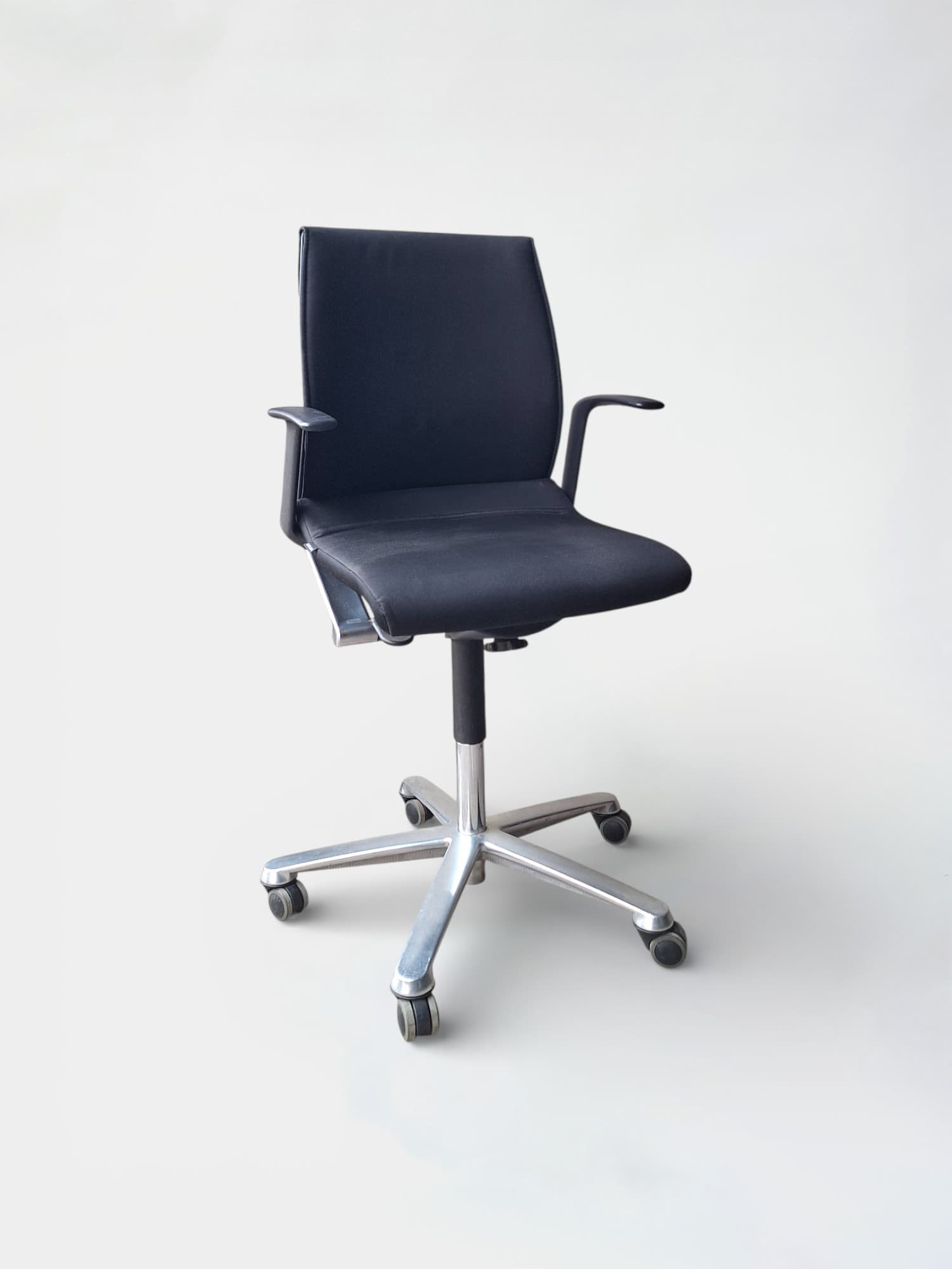 Wilkhahn donkerbruine bureaustoel op stalen verrijdbare poten-0