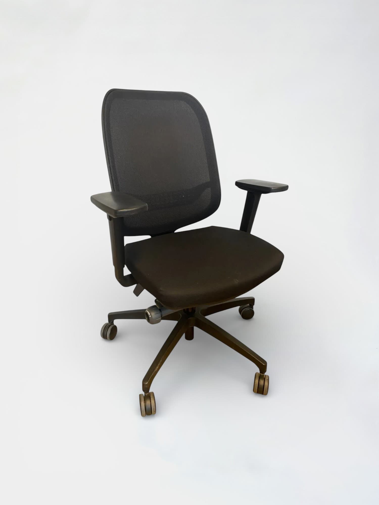 Beta Black Mesh Office Chair with Adjustable Armrests with lombard support-0