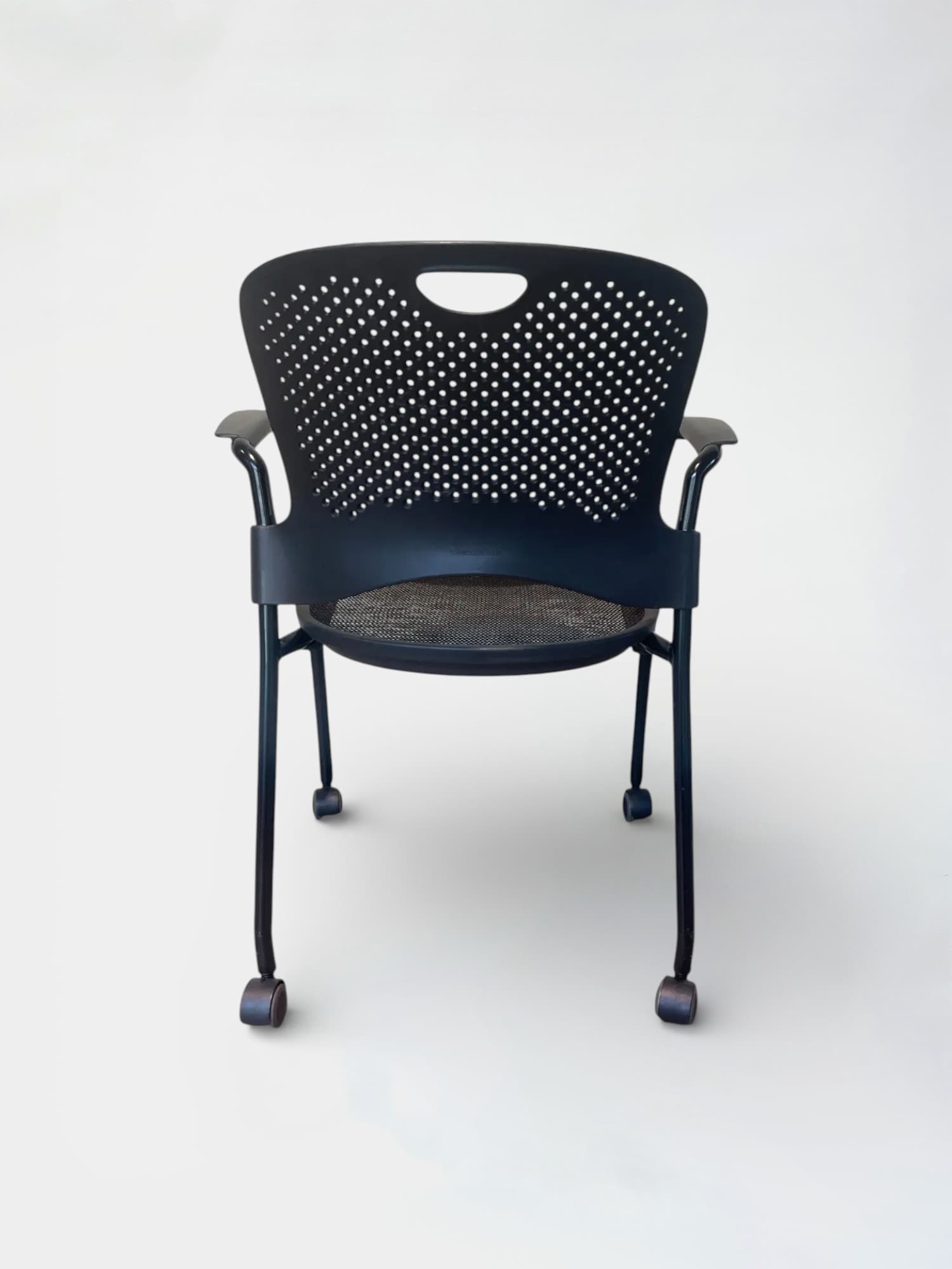 Herman Miller Black Mesh Office Chair with Wheels and Armrests (chaise de bureau en maille noire avec roulettes et accoudoirs)-3