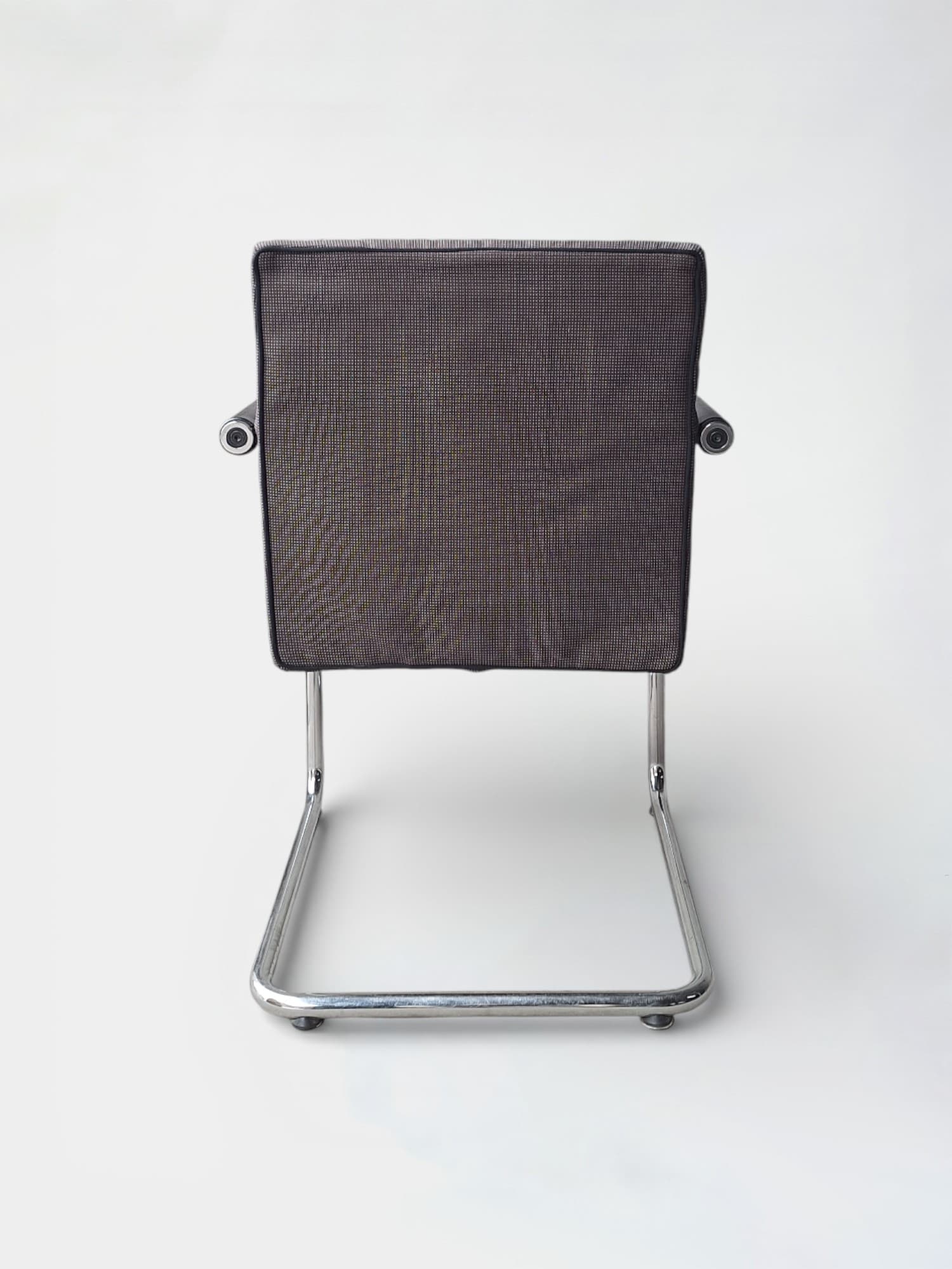 Vitra Visavis Chaise en tissu gris avec cadre chromé par Antonio Citterio-3
