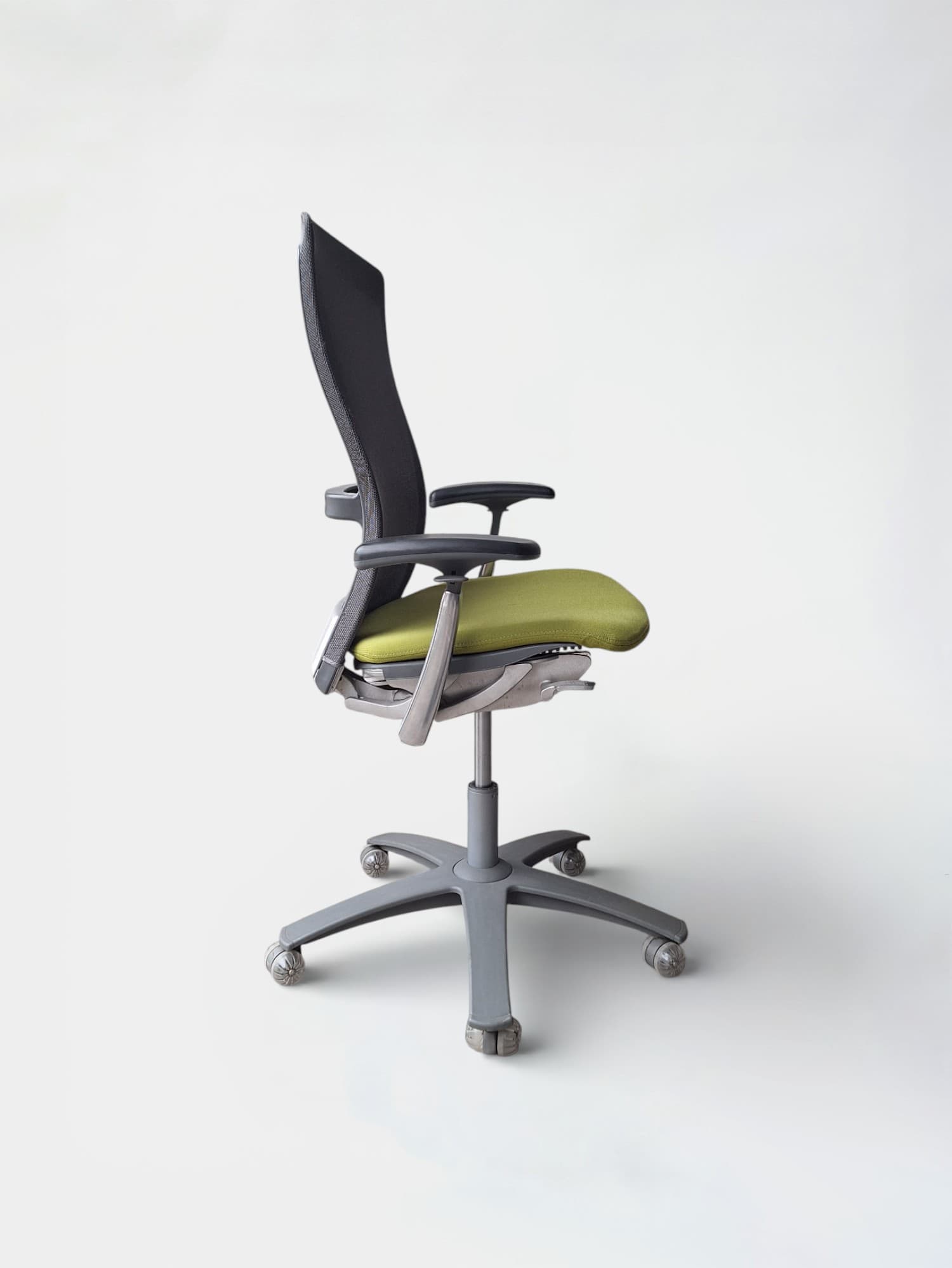 Knoll Verstelbare bureaustoel met groene zitting en grijze netrugleuning op wieltjes-2