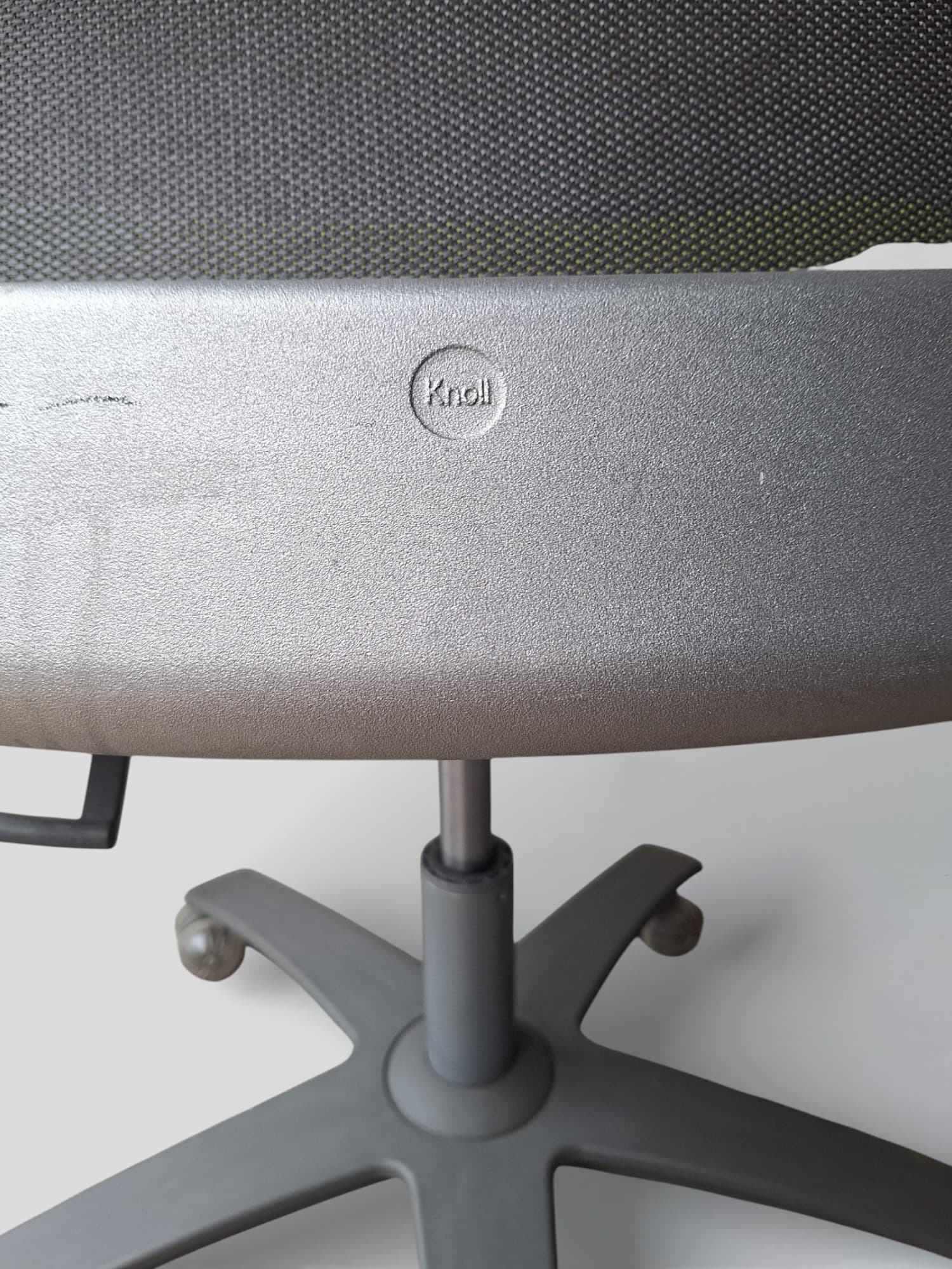 Knoll Adjustable office chair with green seat and grey mesh back on wheels-6
