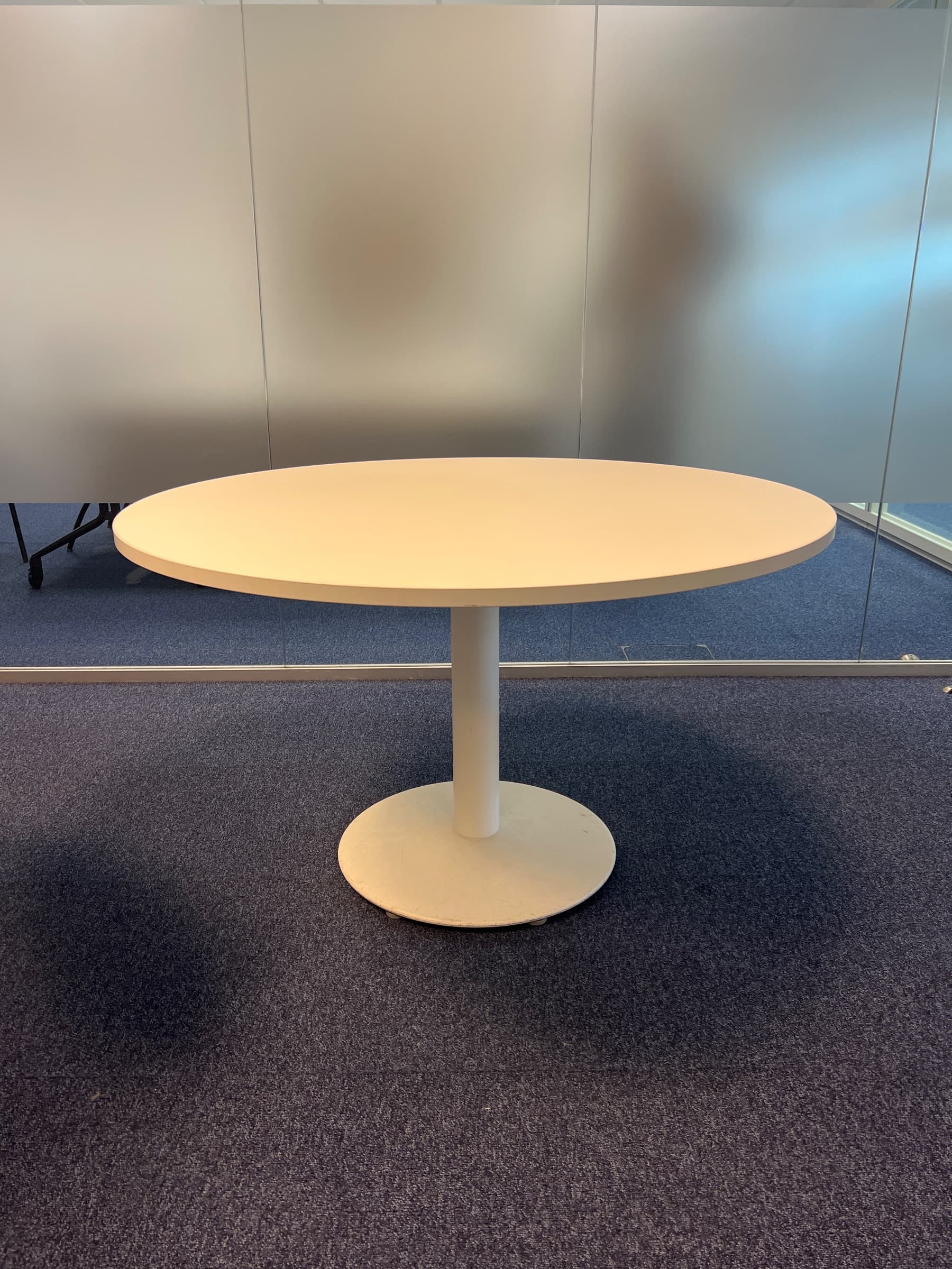 White metal 120cm round table with a modern design-0