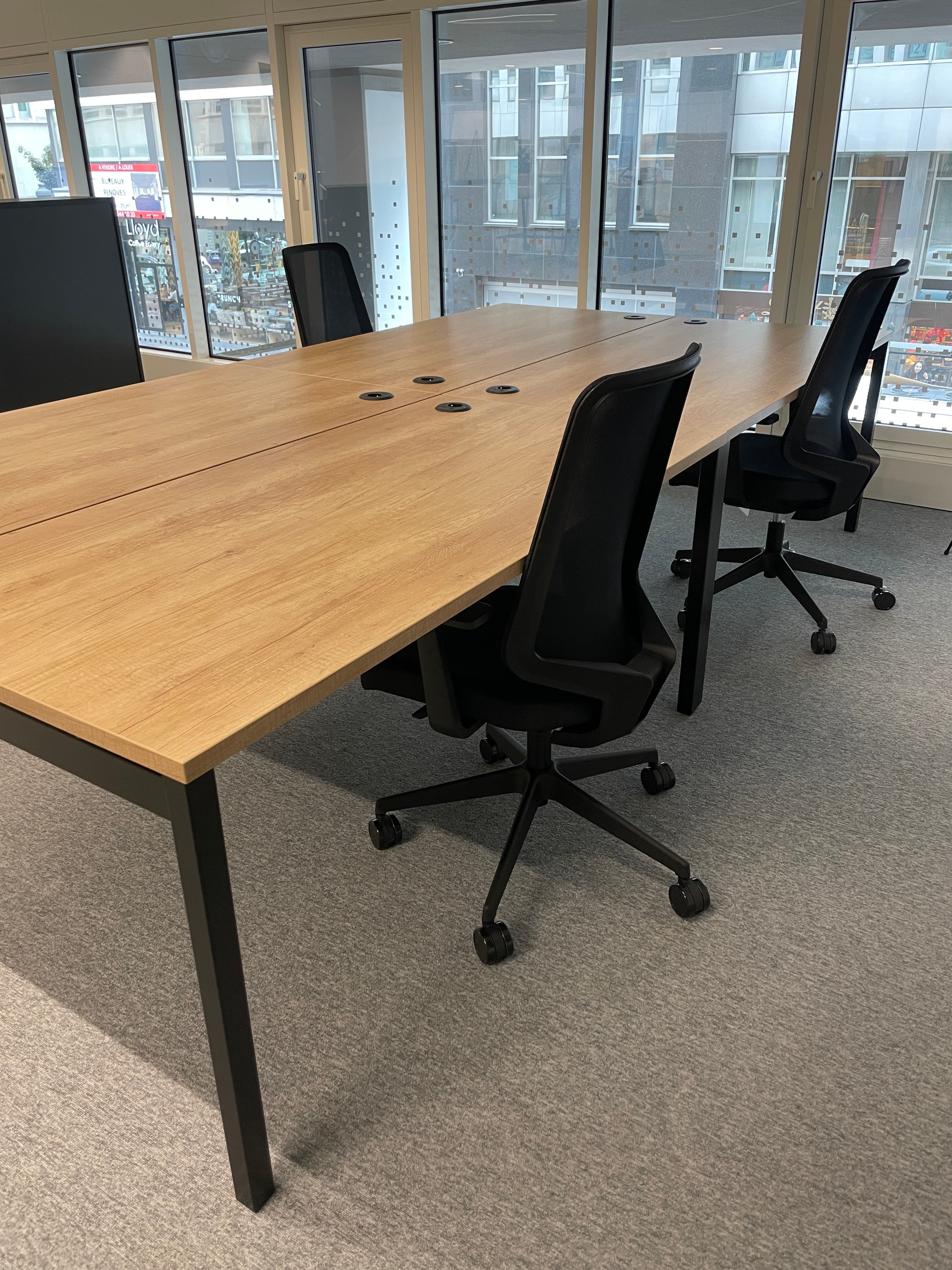 Forma 5 DOT Pro black chair -5