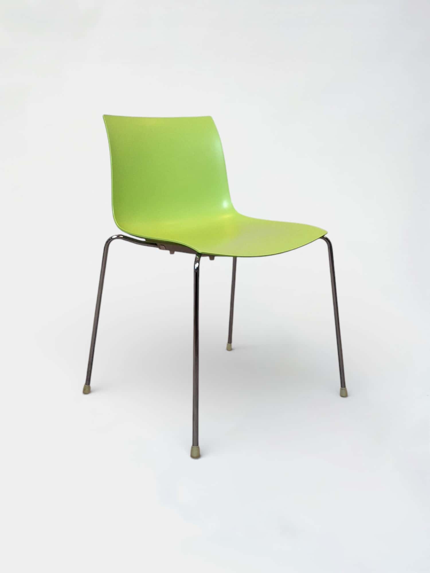 Arper Catifa 46 Green stacking chair product image