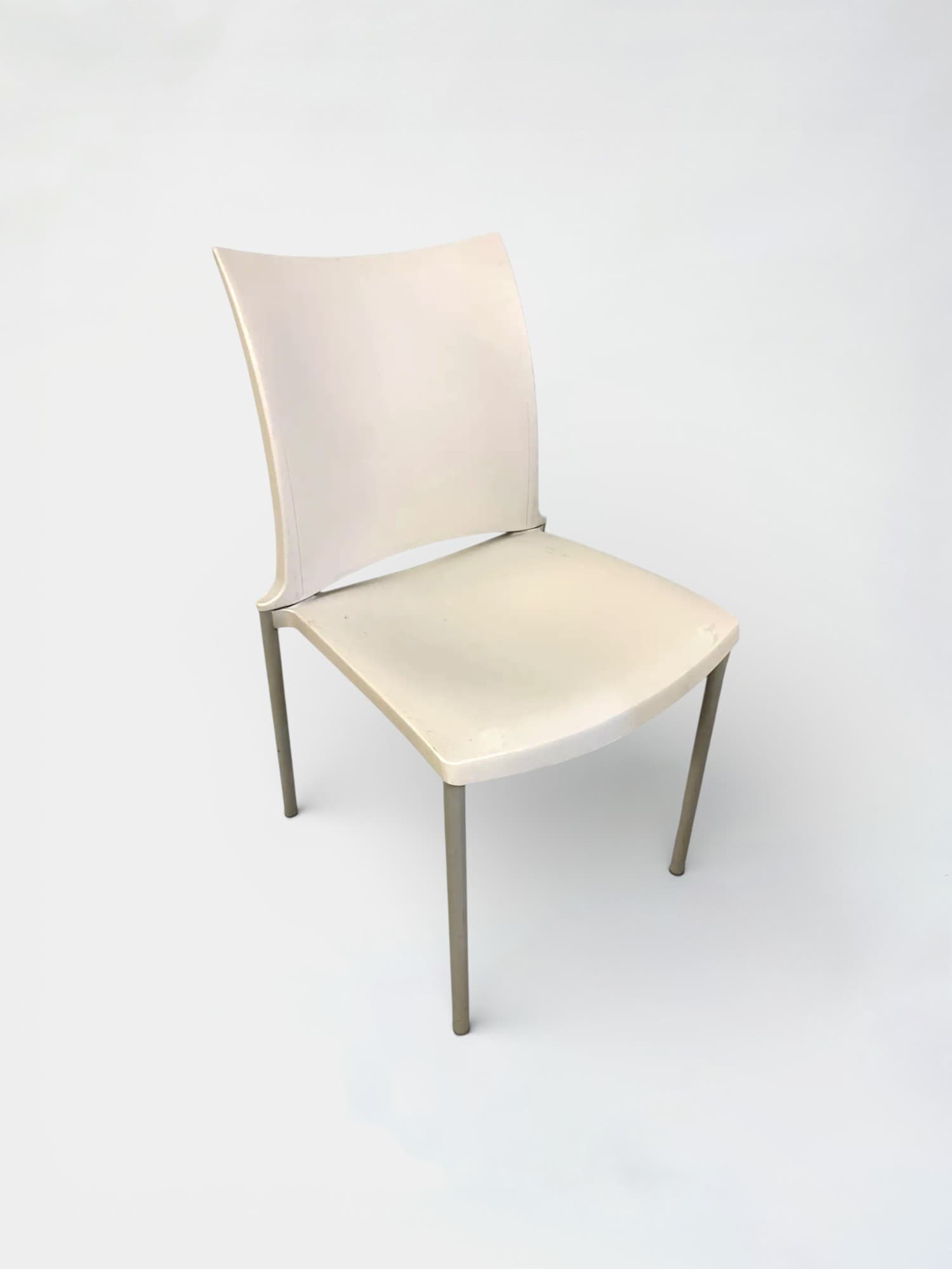 Kusch+Co lichtgrijze stapelbare kunststof stoelen