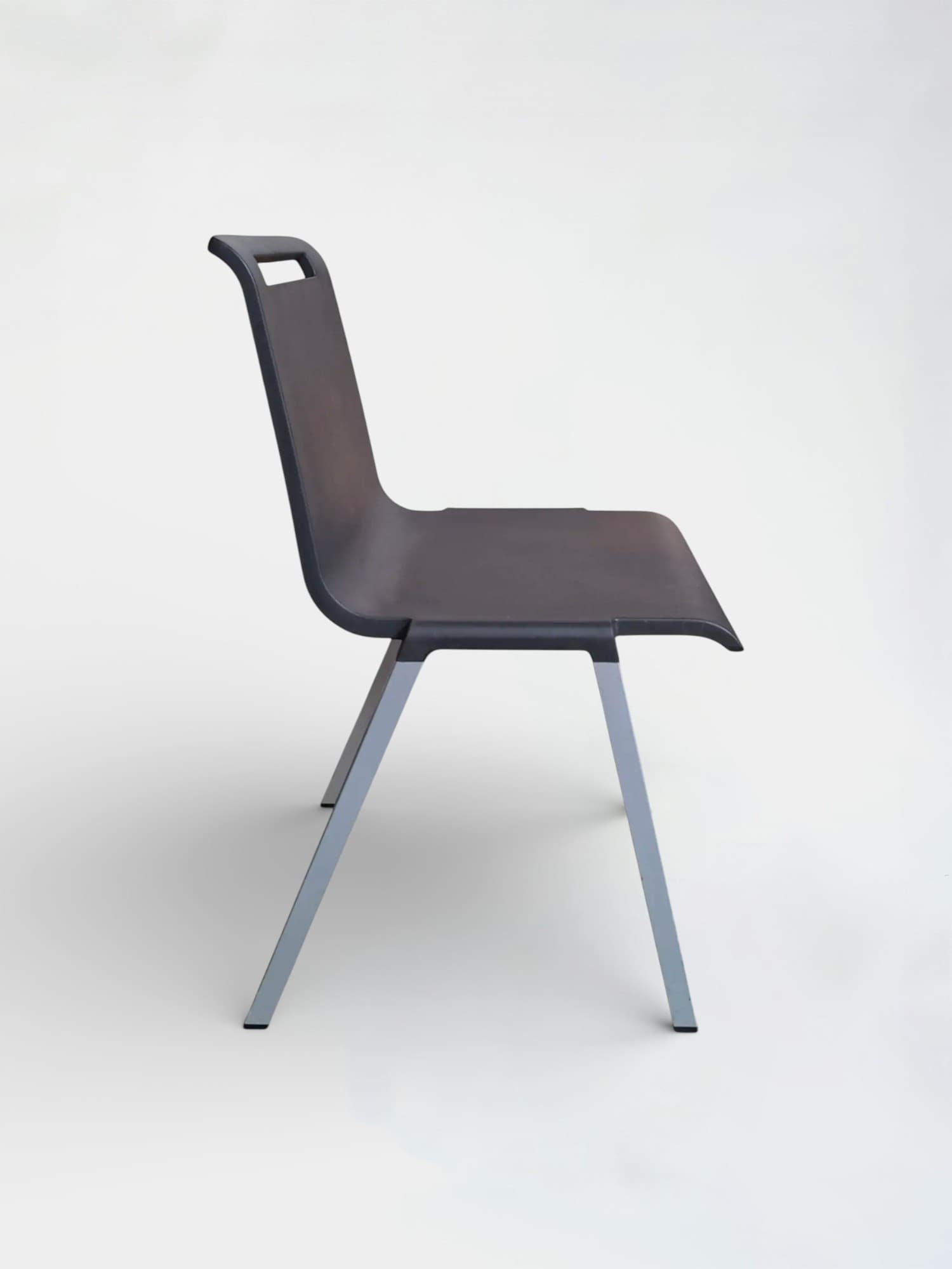 MIT Actiu dark grey plastic meeting chair without armrests-2