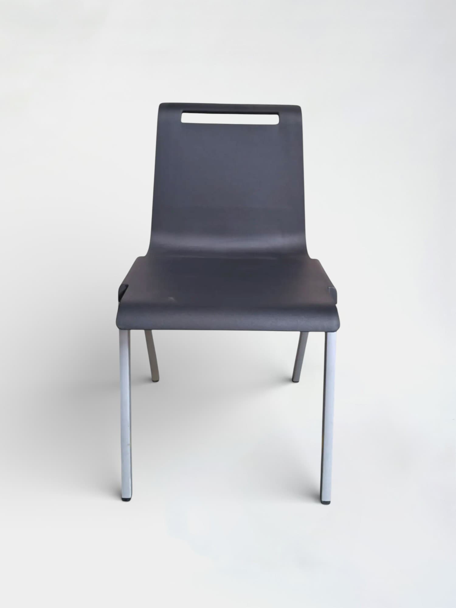 MIT Actiu dark grey plastic meeting chair without armrests-1