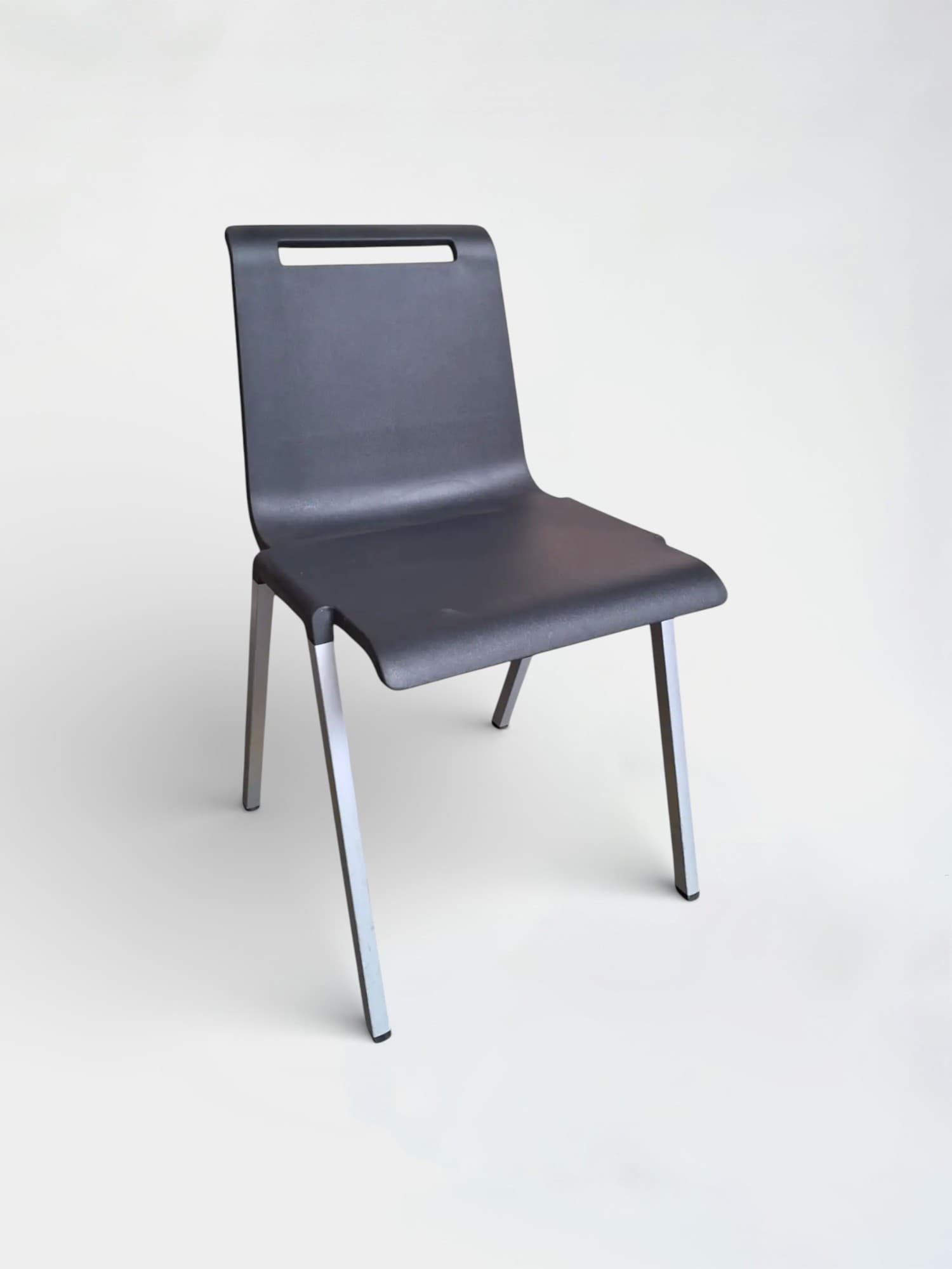 MIT Actiu dark grey plastic meeting chair without armrests-0