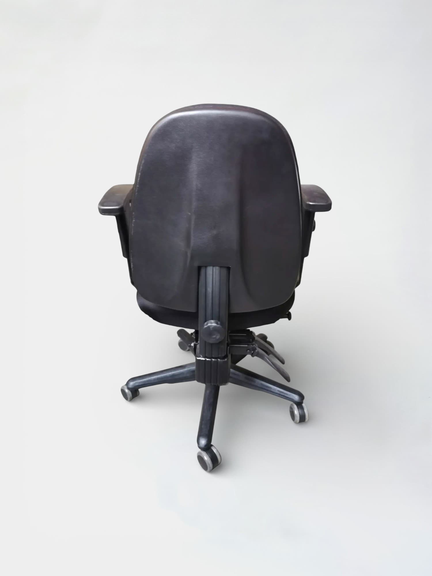 Novara Black office chair on wheels-2