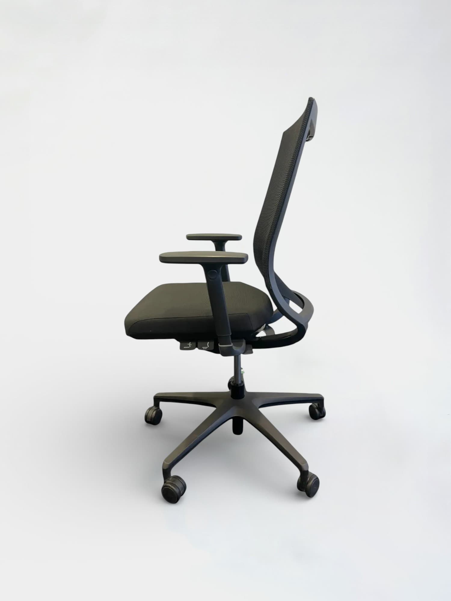 Klober Black Office Chair with Mesh Back and Wheels-2