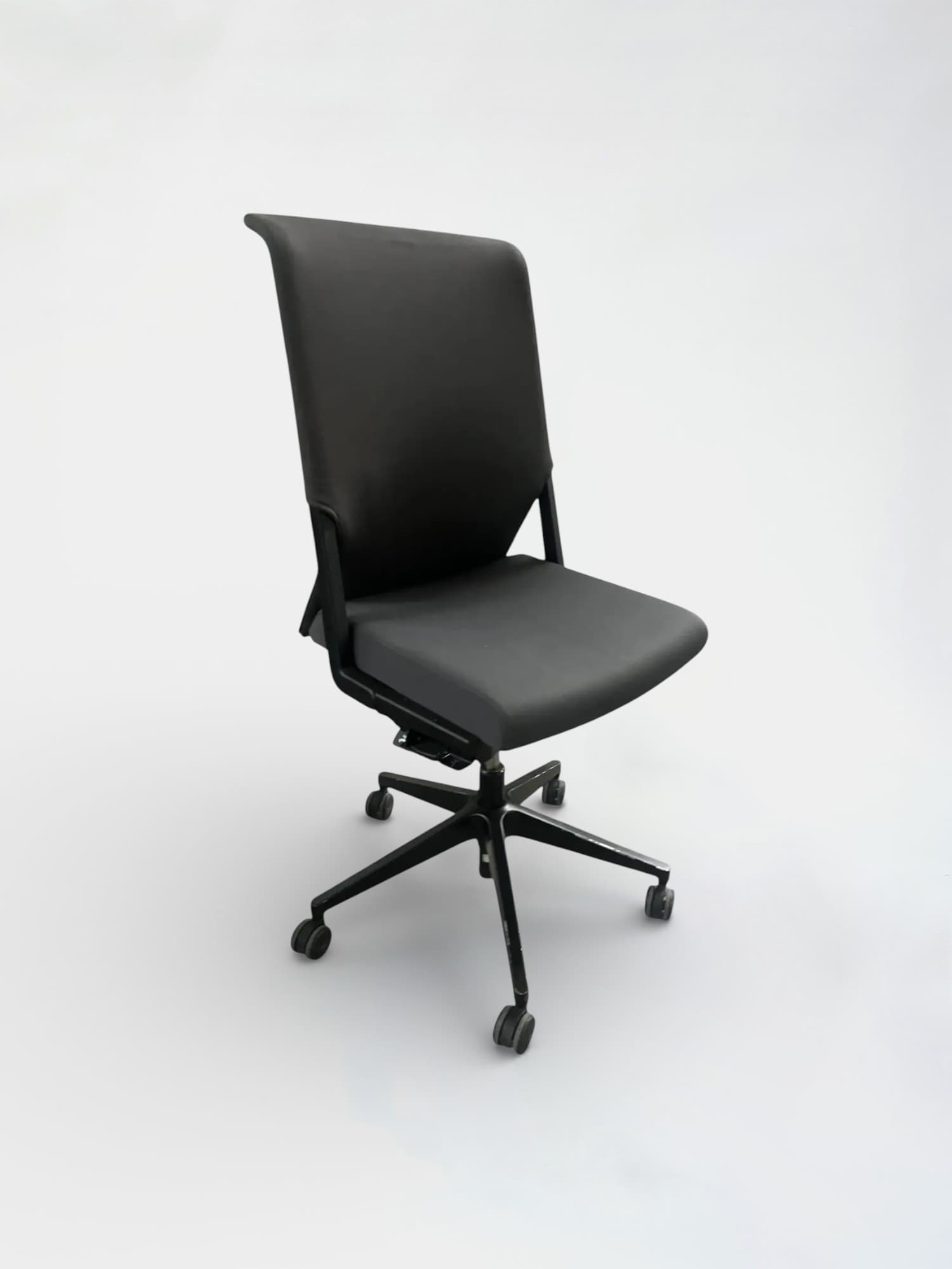 Haworth Comforto 59 dark grey with stripe seating without armrests-0