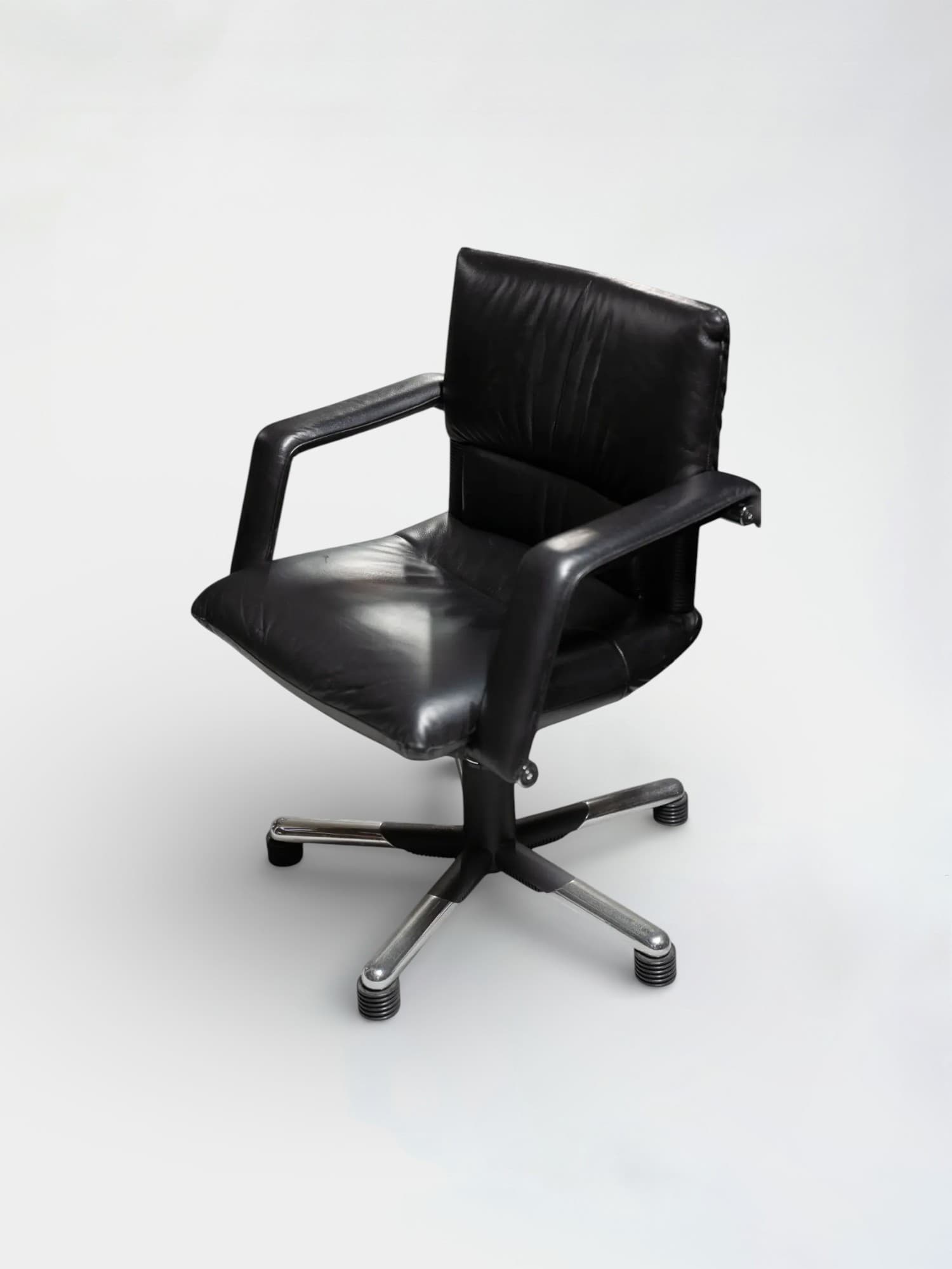 Vitra Black leather meeting chair-3