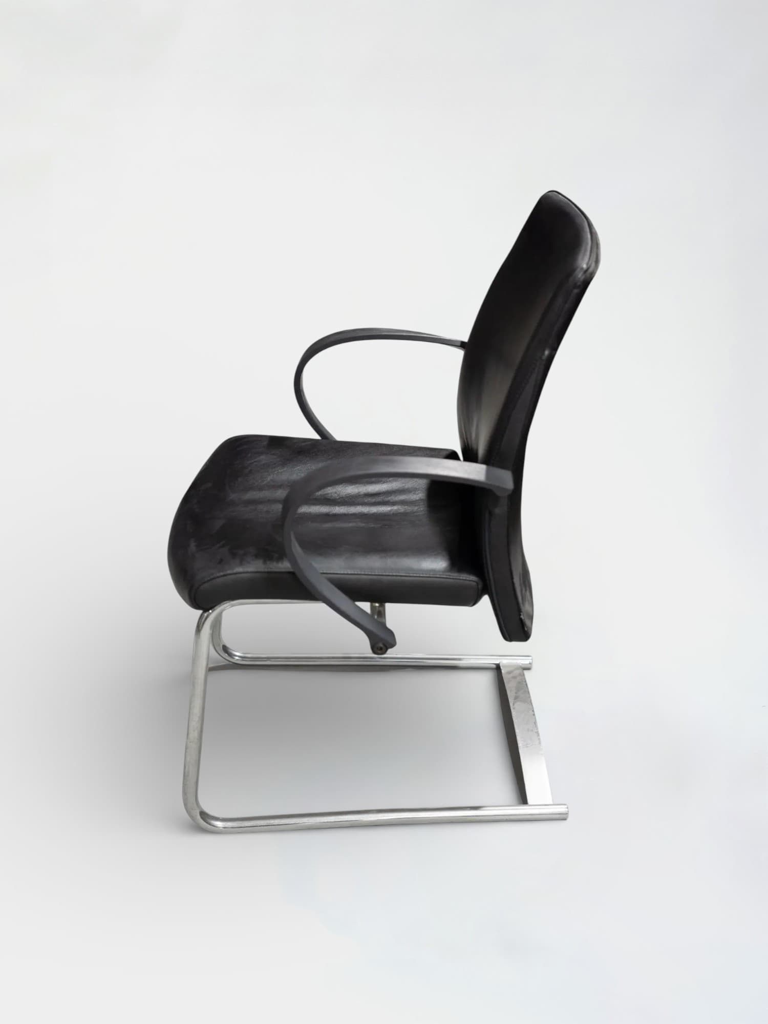 Drabert Zwart leren stoel op stalen poten-3