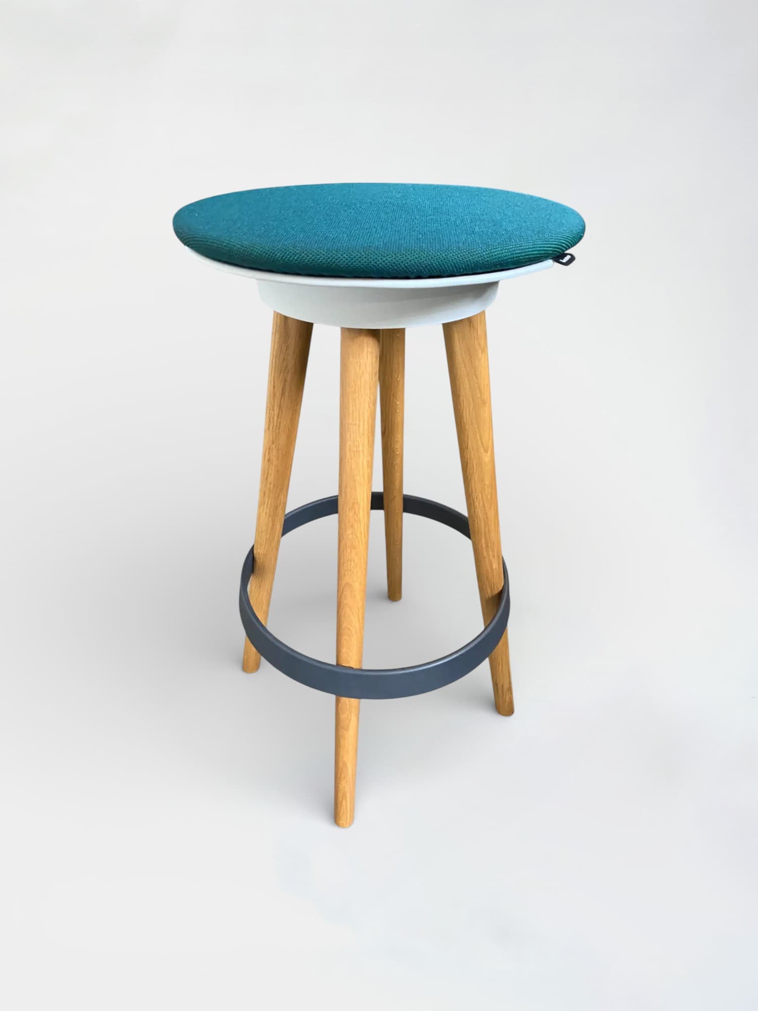 Bene Timba tabouret haut bleu-vert sur pieds en bois avec repose-pieds en métal-1