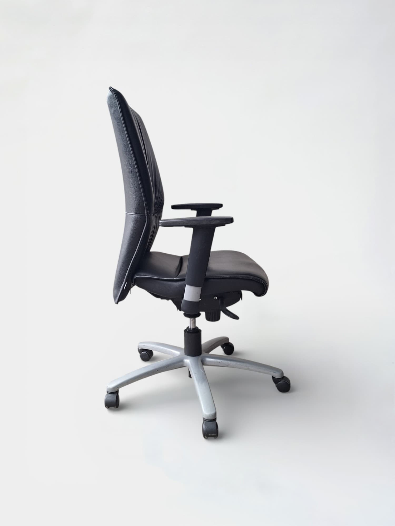 GDB black Leather Office Chair with Adjustable Armrests-2