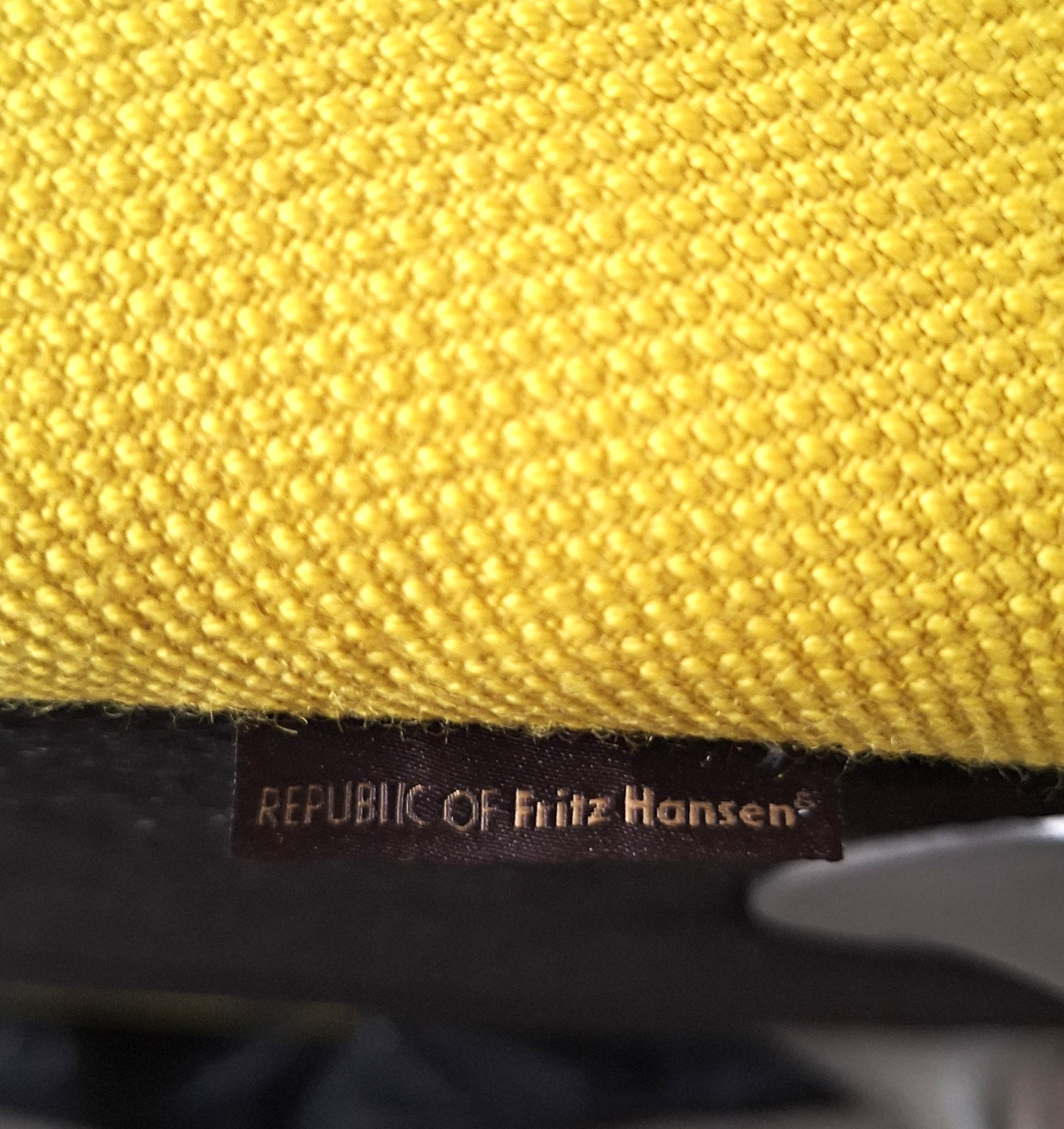 RO Lounge Chair by Republic of Fritz Hansen Design by Jaime Hayon-7