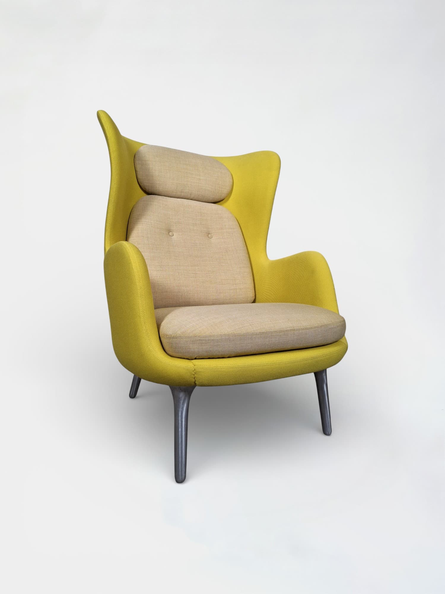 RO Lounge Chair by Republic of Fritz Hansen Design by Jaime Hayon-6