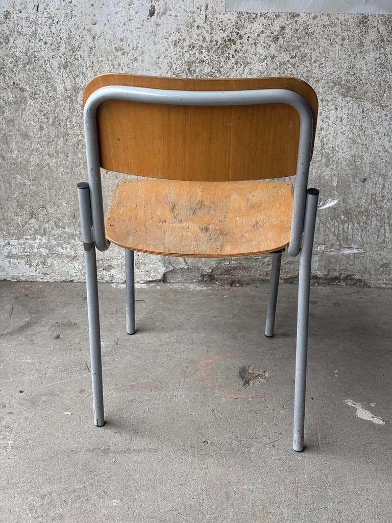 Chaises d'école en bois gris-3