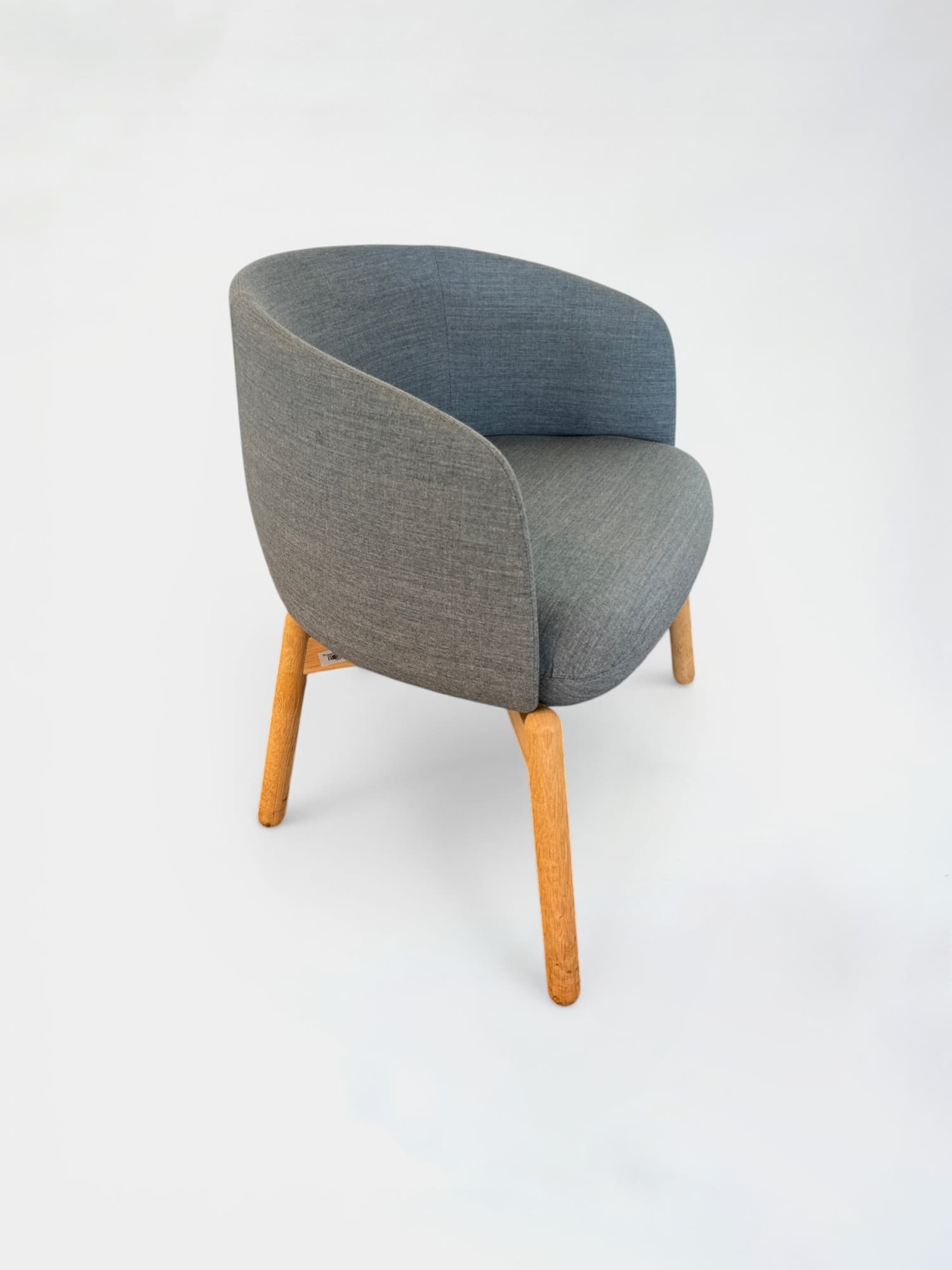 + Fauteuil en tissu bleu-gris « Halle » avec structure en bois-0