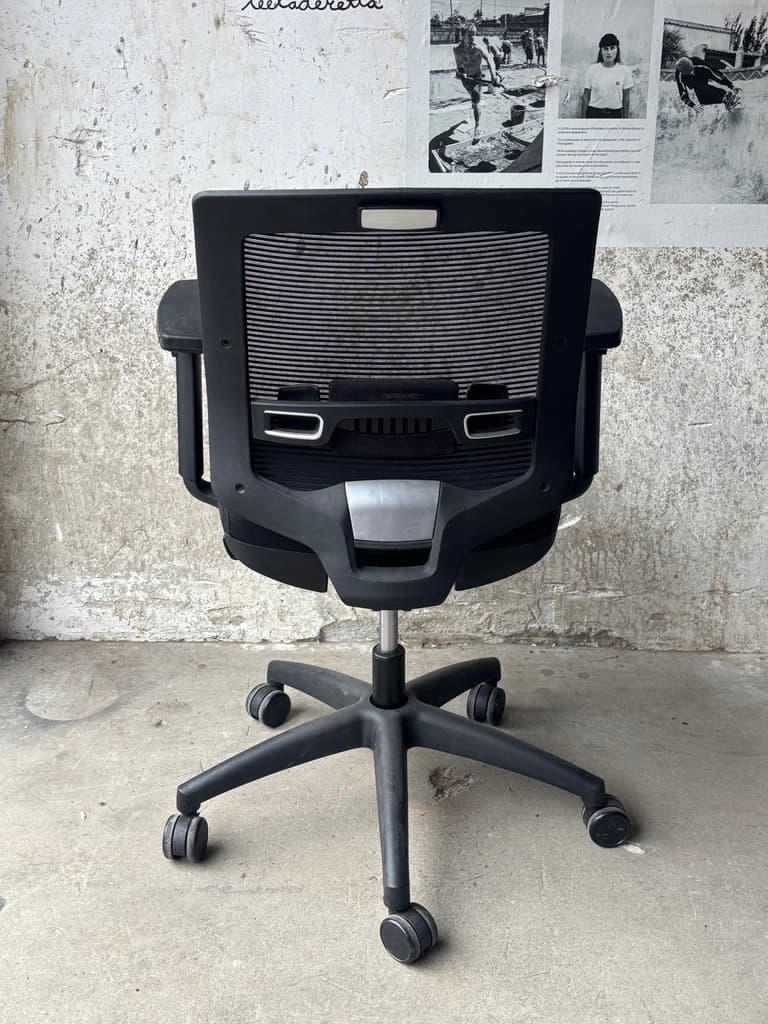 Linea New Malice 01 Ergonomic Black Office Chair with black legs-3