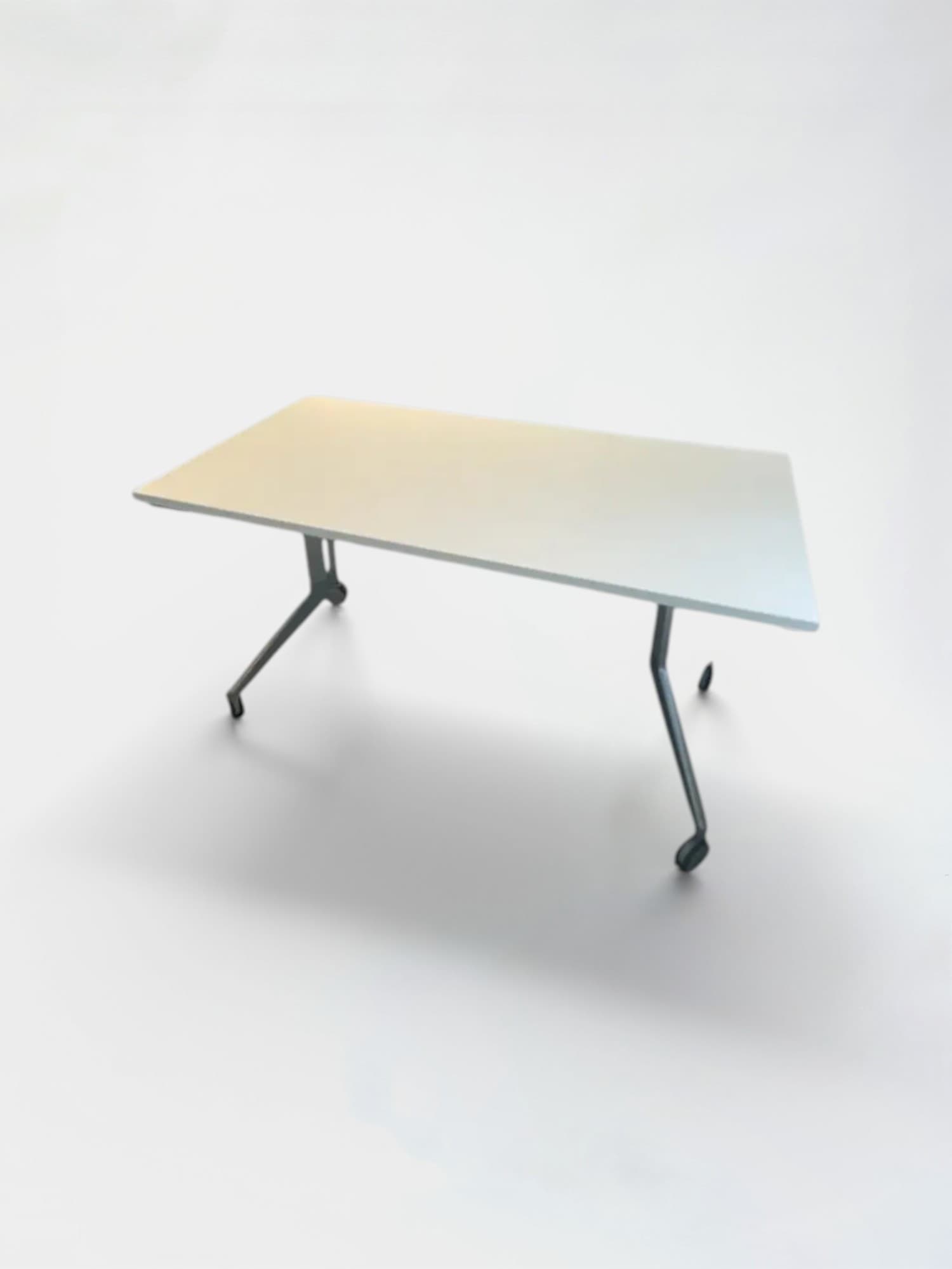 Haworth 200 cm opvouwbare vergadertafel in wit en crème met metalen poten-2
