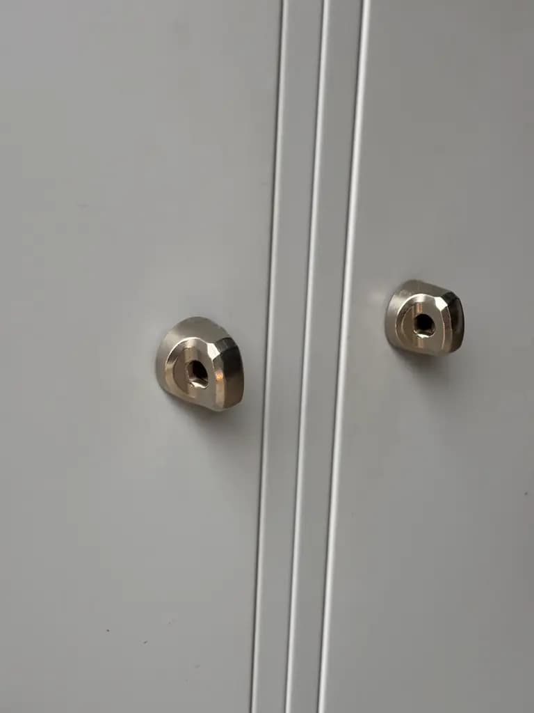 Industriële grijze metalen kast met dubbele deur-3