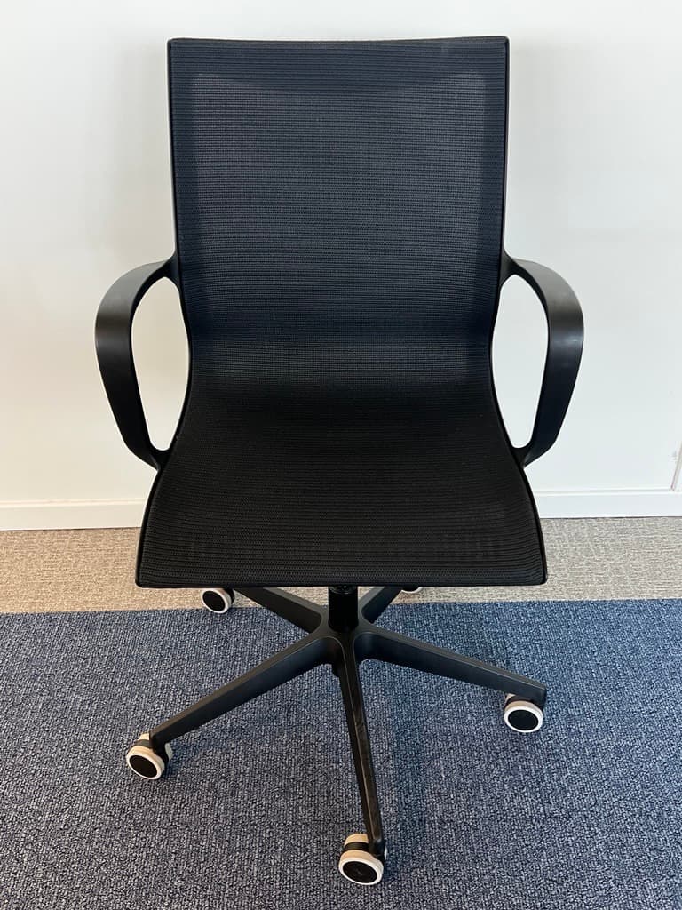 Chaise de bureau Sitland en plastique noir, tissu et métal, avec roulettes grises-1