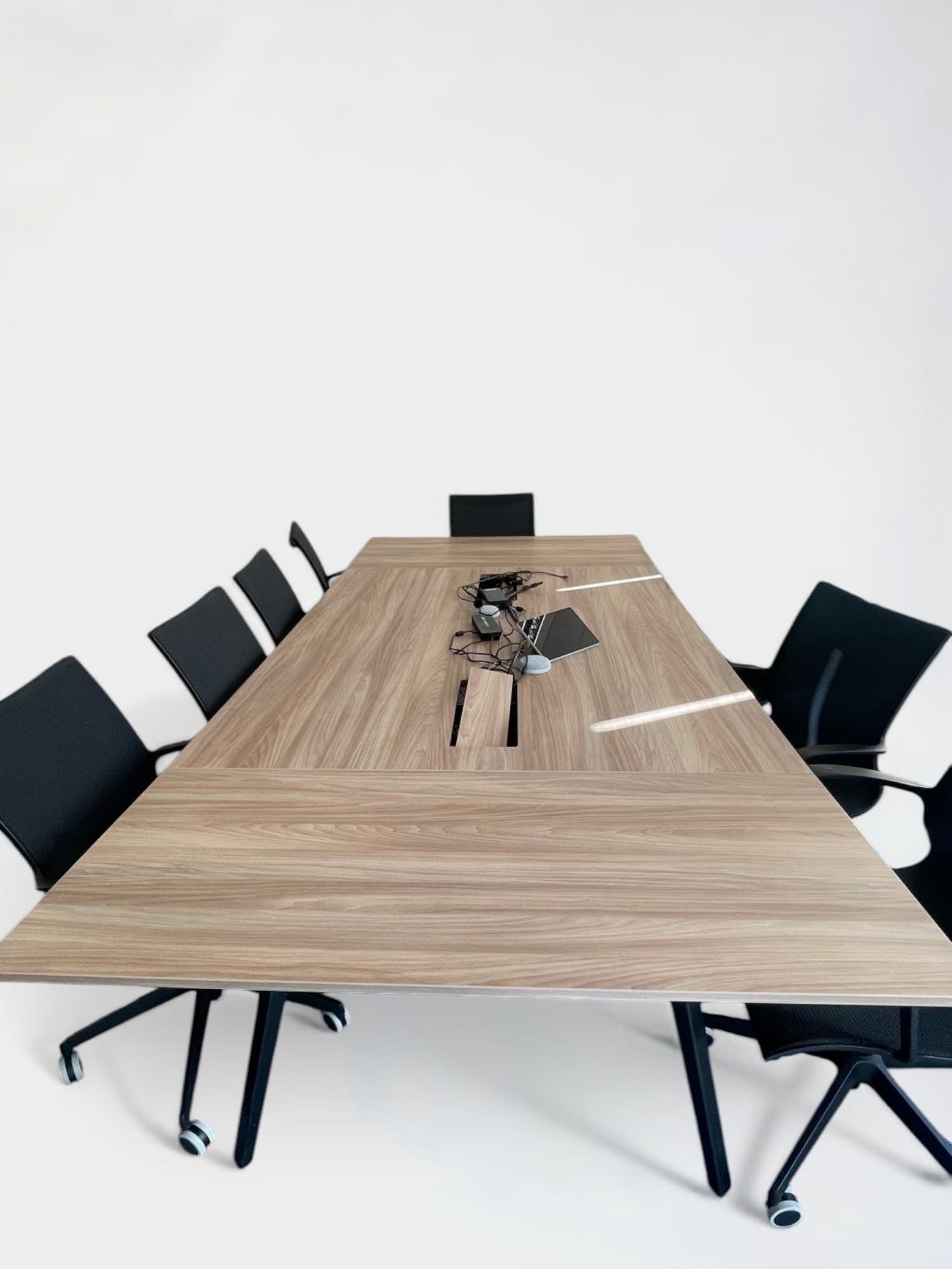 Table de réunion en bois brun clair de 300 cm
