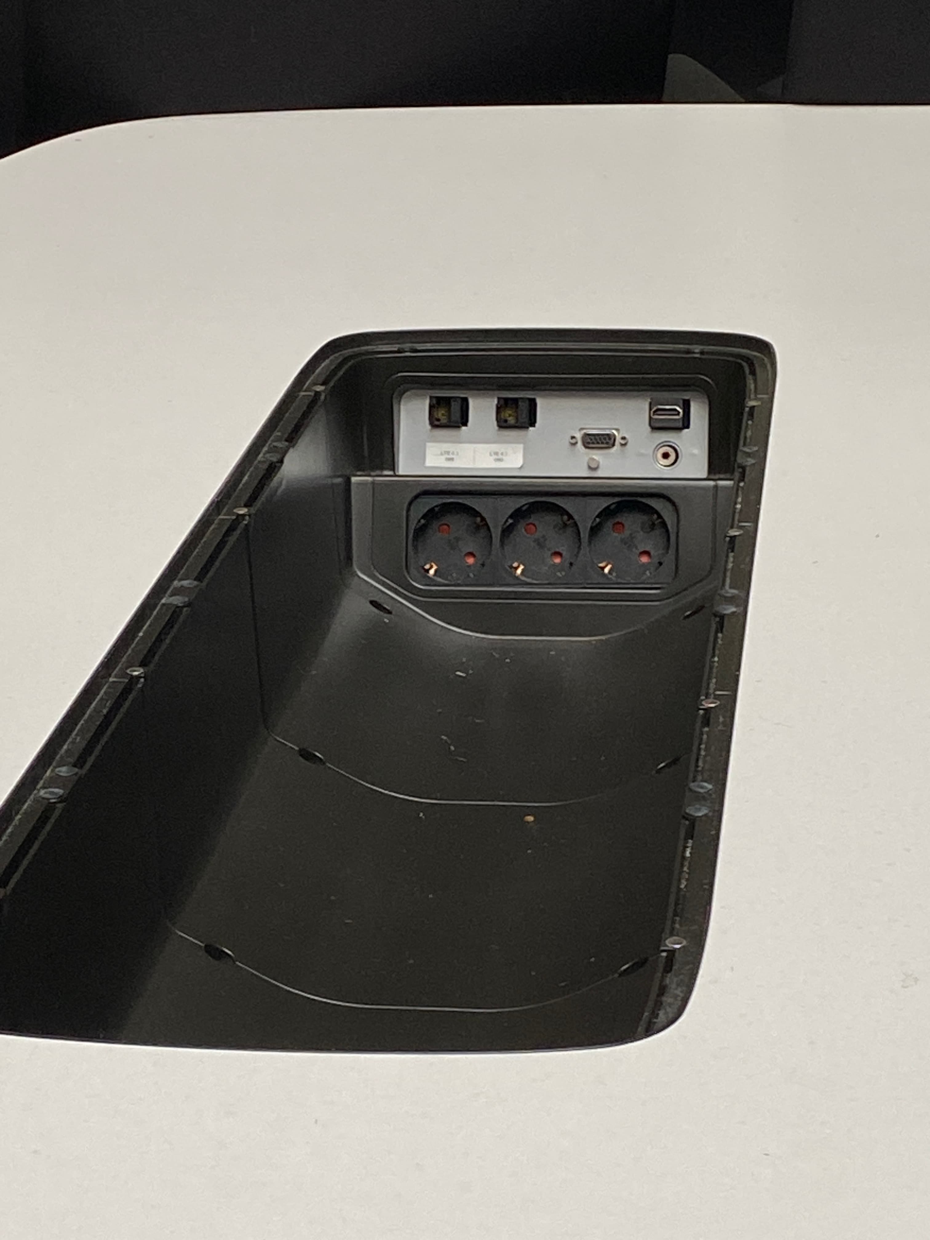 Table de réunion ovale blanche EFG HideTech 215 cm avec accès au plateau-2