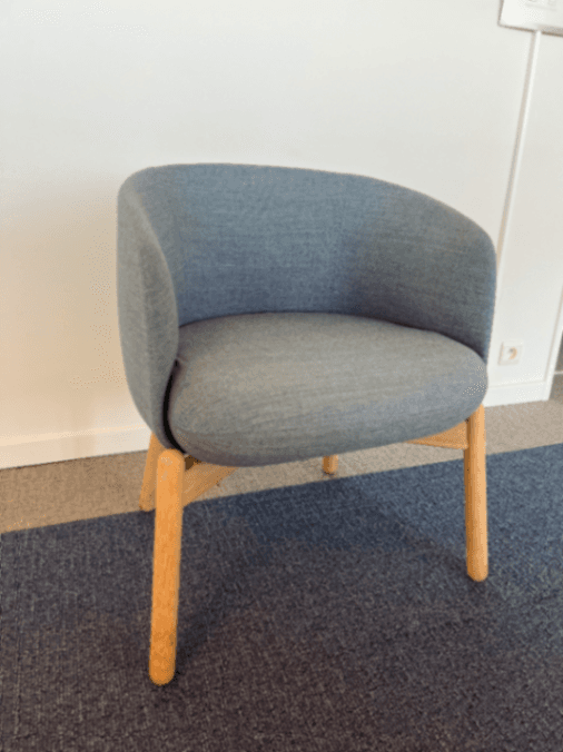 + Fauteuil en tissu bleu-gris « Halle » avec structure en bois-3