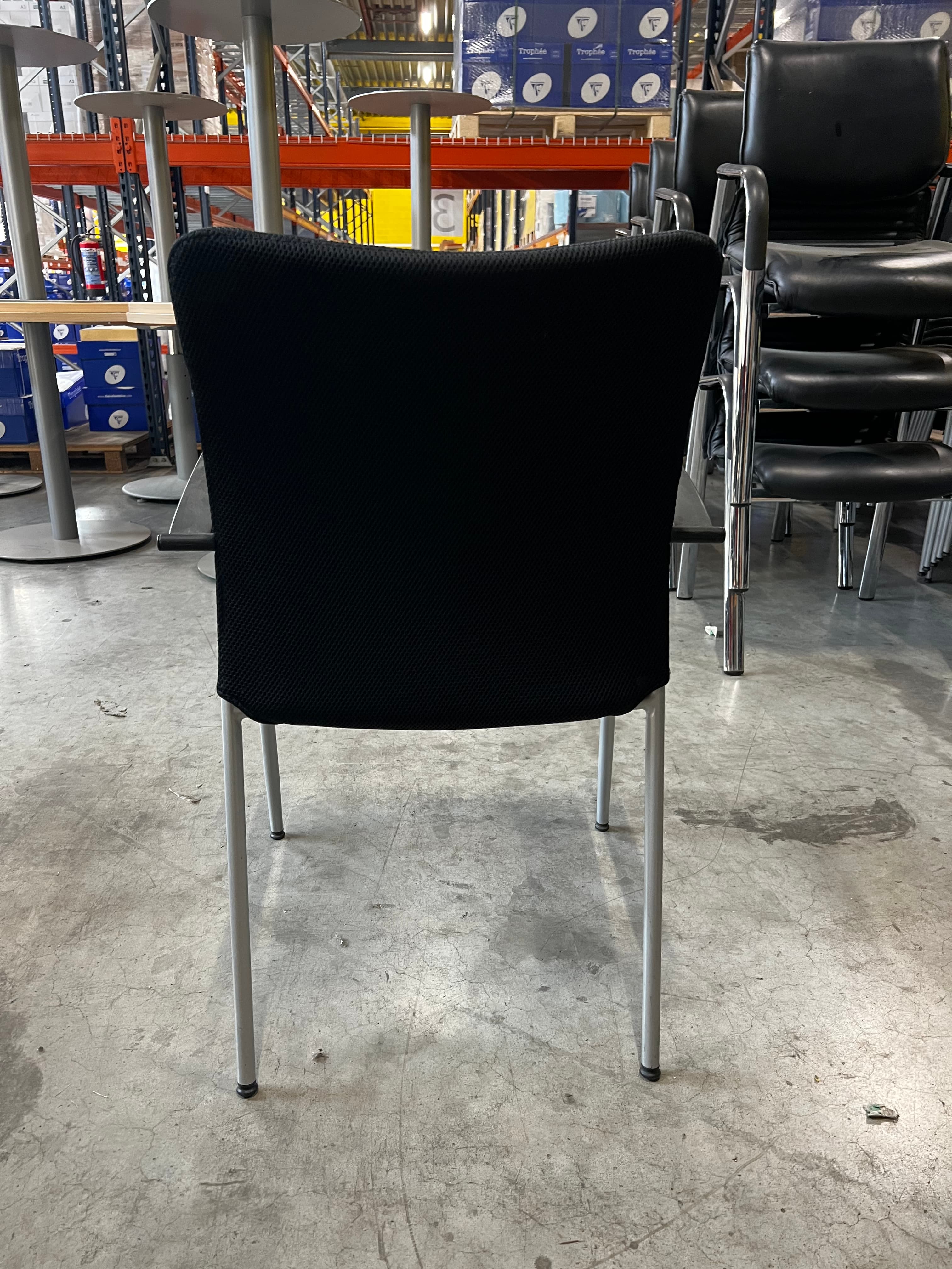 Chaise de réunion noire-2