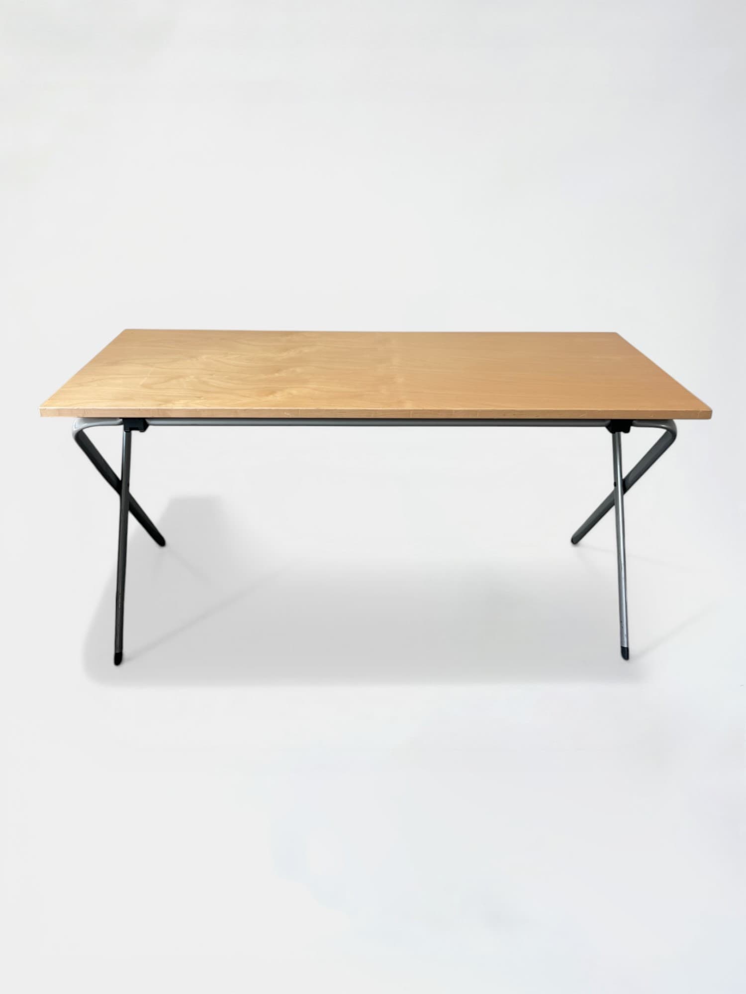 Table Kinnarps 140 cm en bois teinté - Relieve Furniture