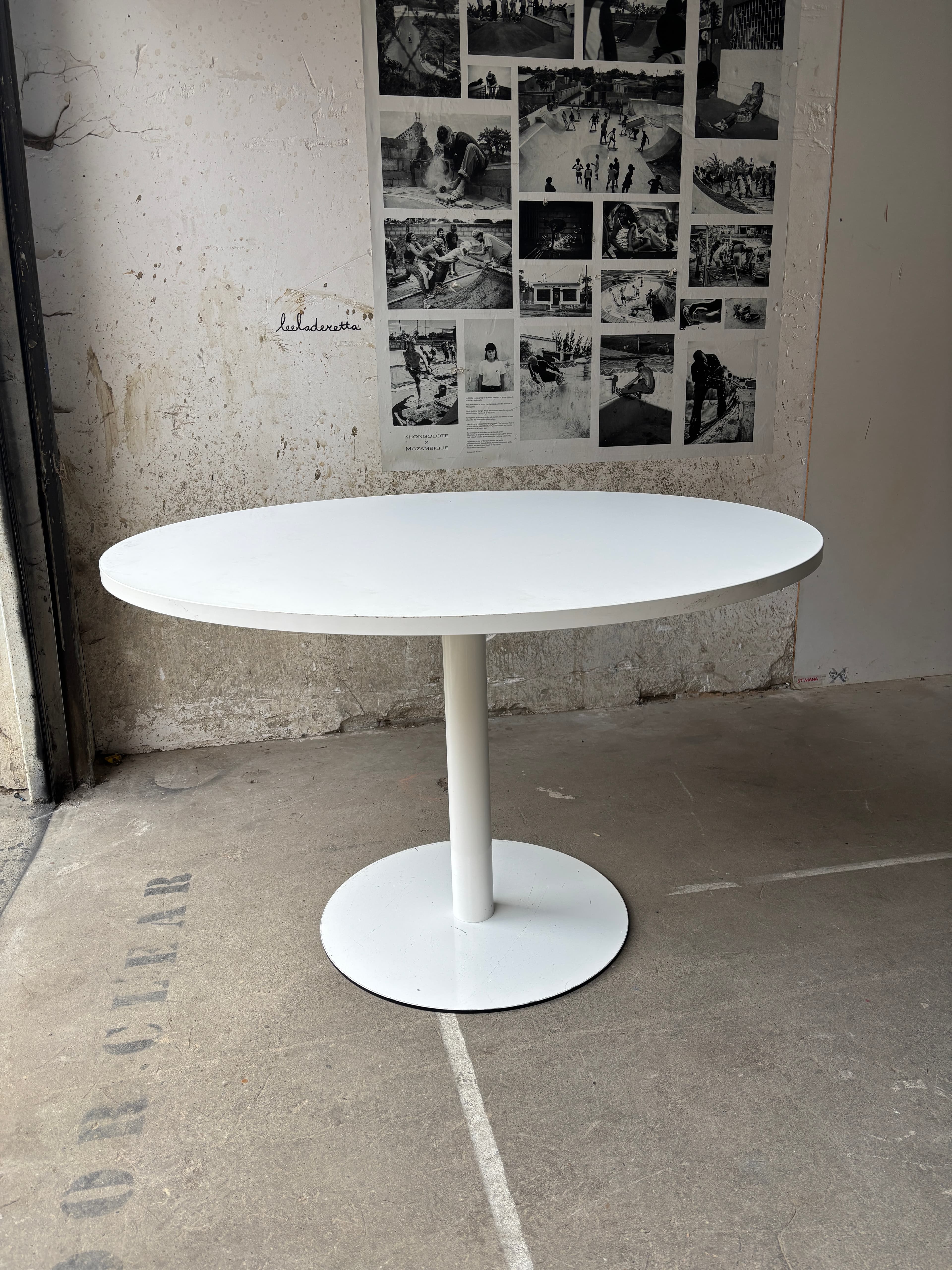 Table ronde blanche de 120 cm-1