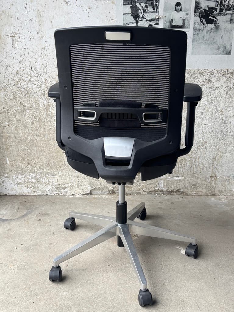 Linea New Malice 01 Ergonomic Black Office Chair with black legs-4