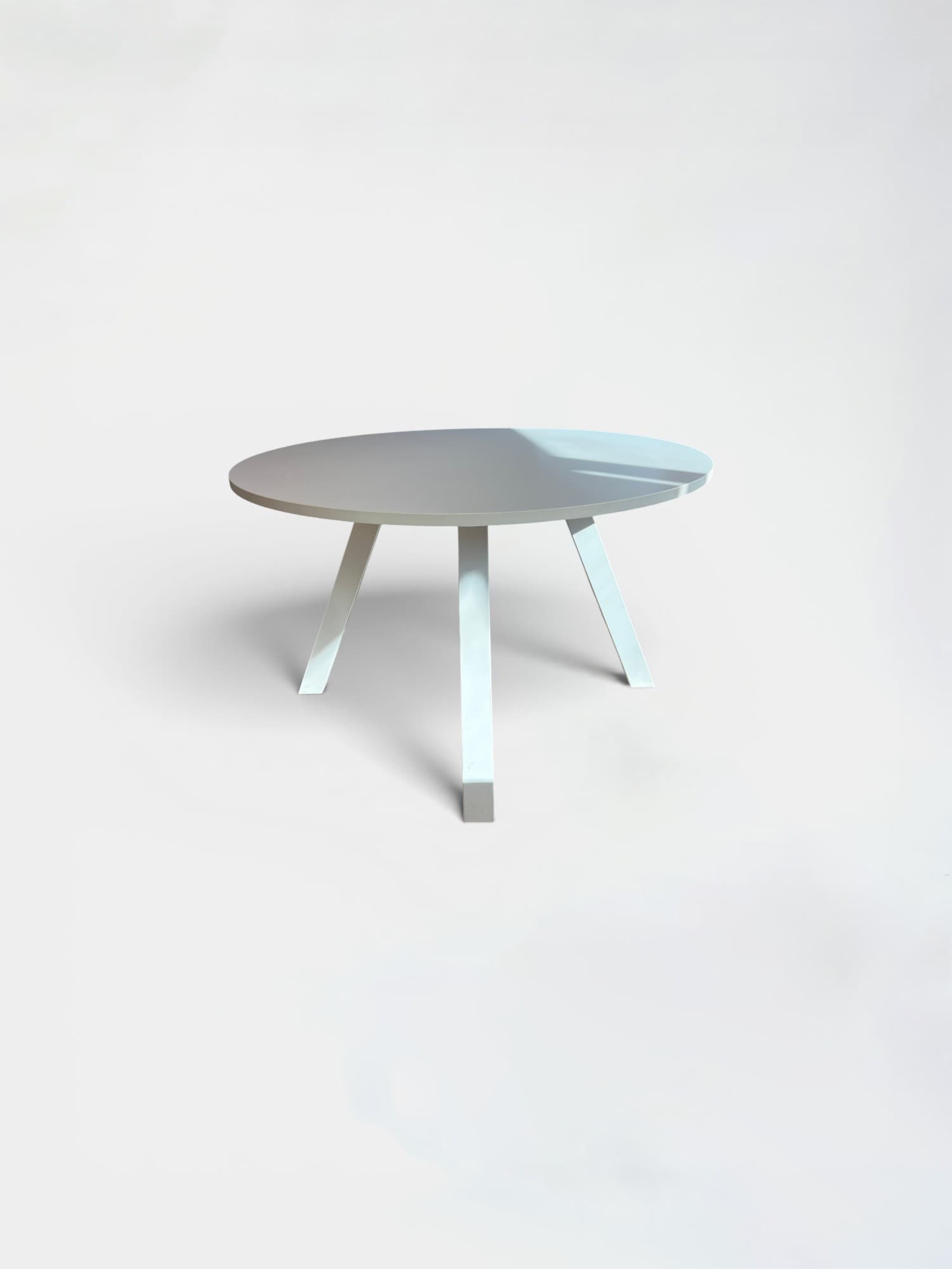 Ronde vergadertafel van wit hout, 120 cm