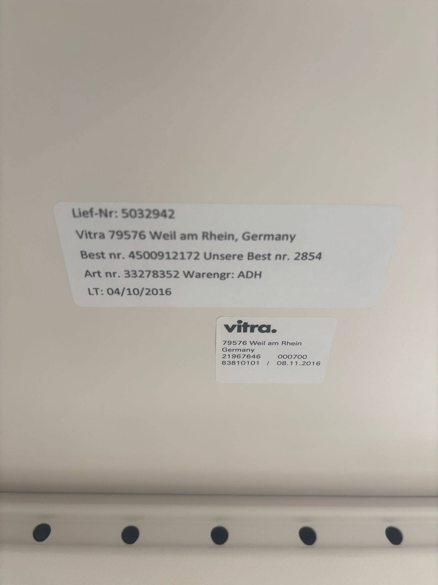 Vitra White High table-4