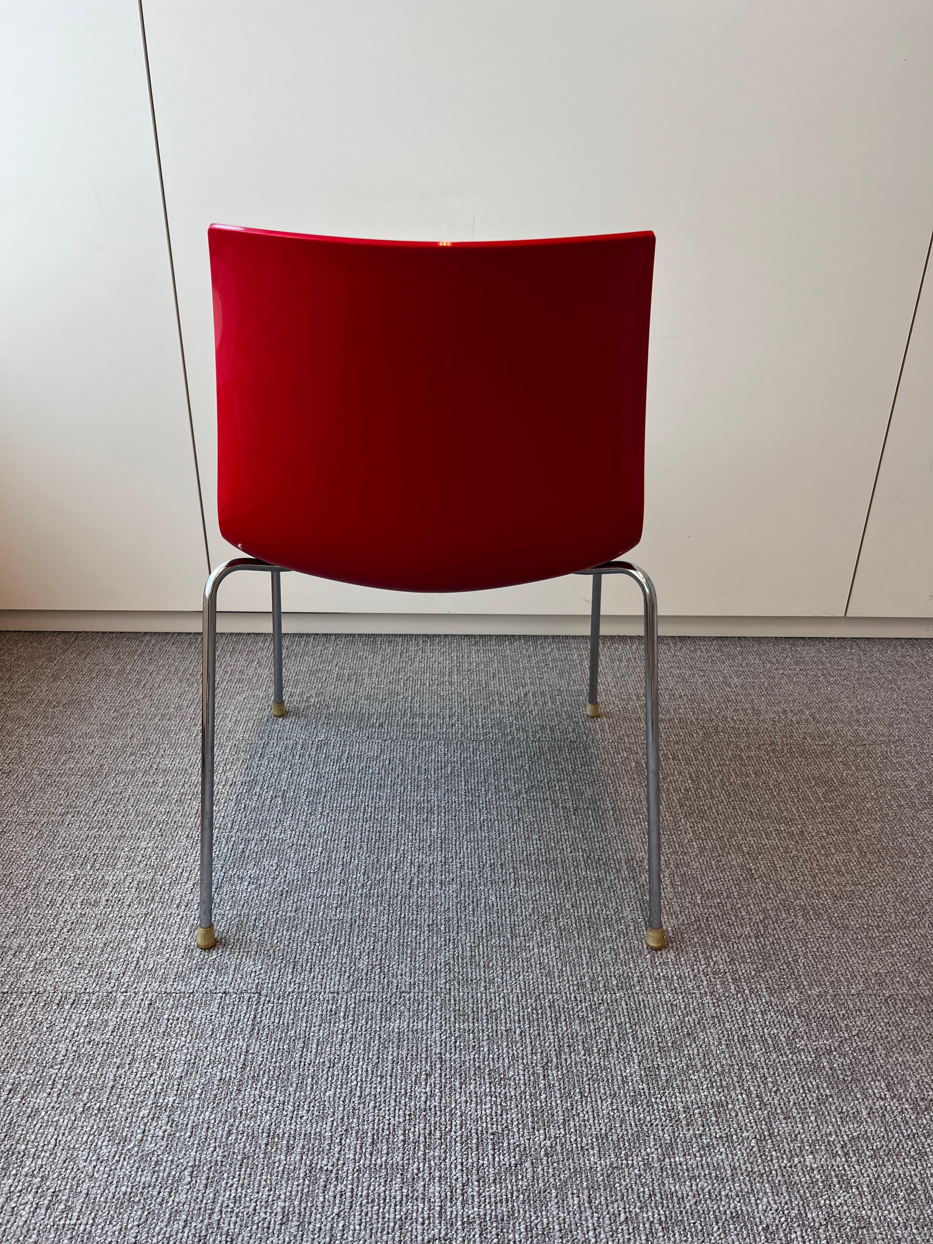 Chaise en plastique blanche et rouge Arper-3