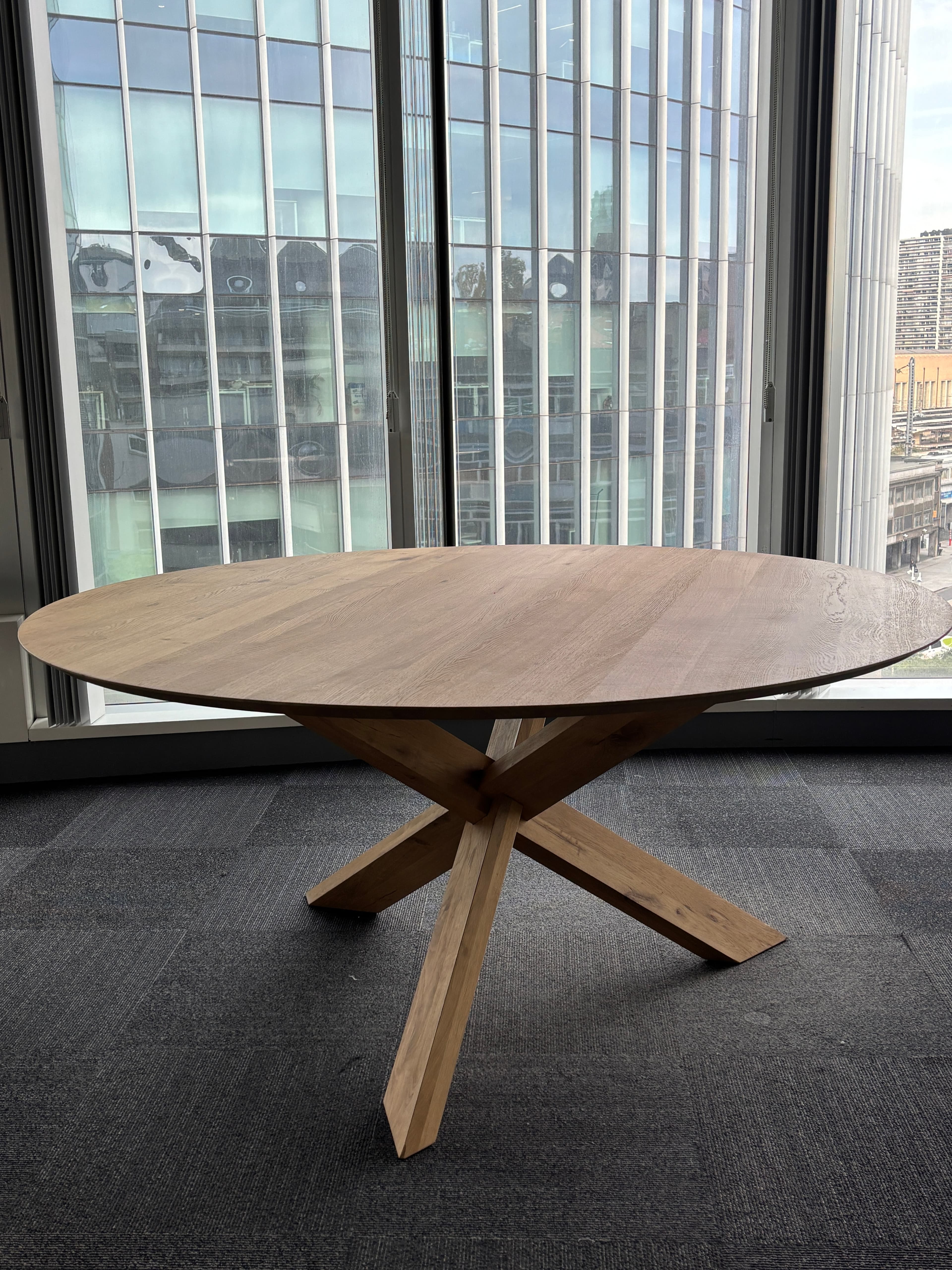 Ethnicraft Circle ronde eettafel van massief eikenhout, gekruiste centrale voet-2